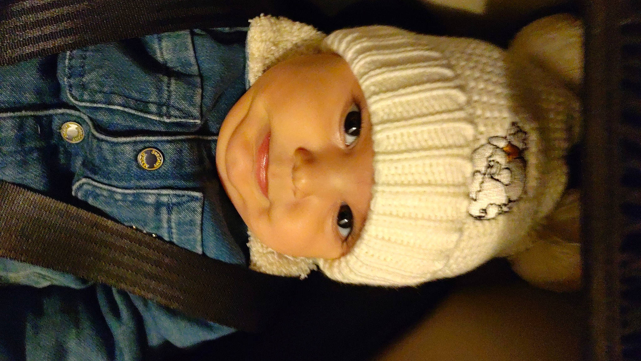 Naïm participe au concours pour gagner de l'argent avec cette photo : arm, baby, baby_toddler_clothing, cheek, chin, collar, eye, eyebrow, eyelash, face, hat, head, headwear, human_body, lip, nose, person, skin, sleeve, toddler