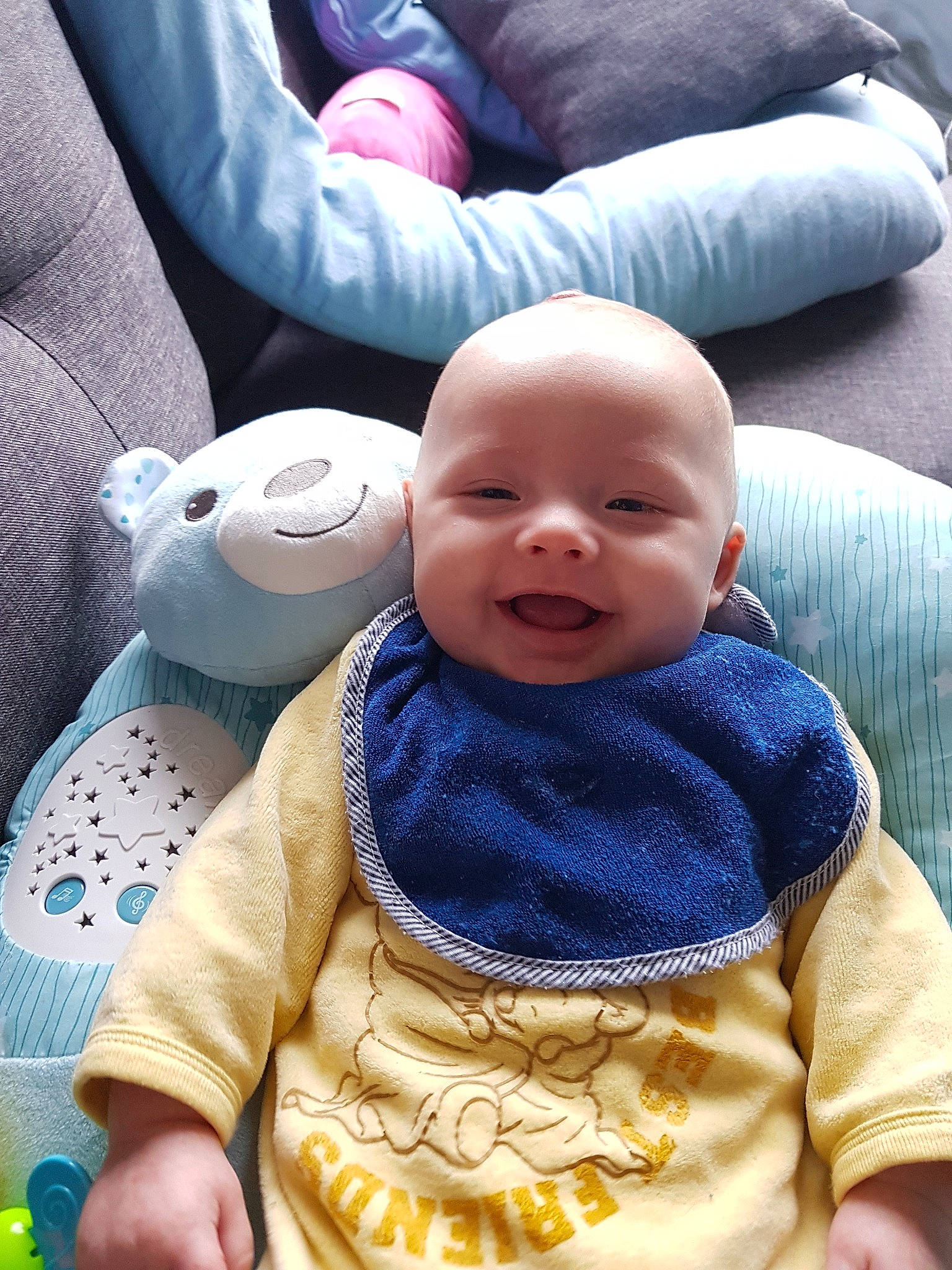 Alec participe au concours pour gagner de l'argent avec cette photo : baby, baby_products, child, person, product, skin, smile, toddler