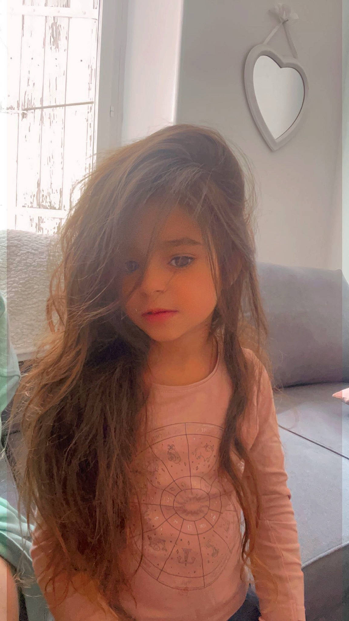 Kaddouri participe au concours pour gagner de l'argent avec cette photo : cheek, chin, eye, eyebrow, eyelash, facial_expression, forehead, hair, hairstyle, head, iris, jaw, lip, mouth, neck, nose, person, shoulder, skin, standing