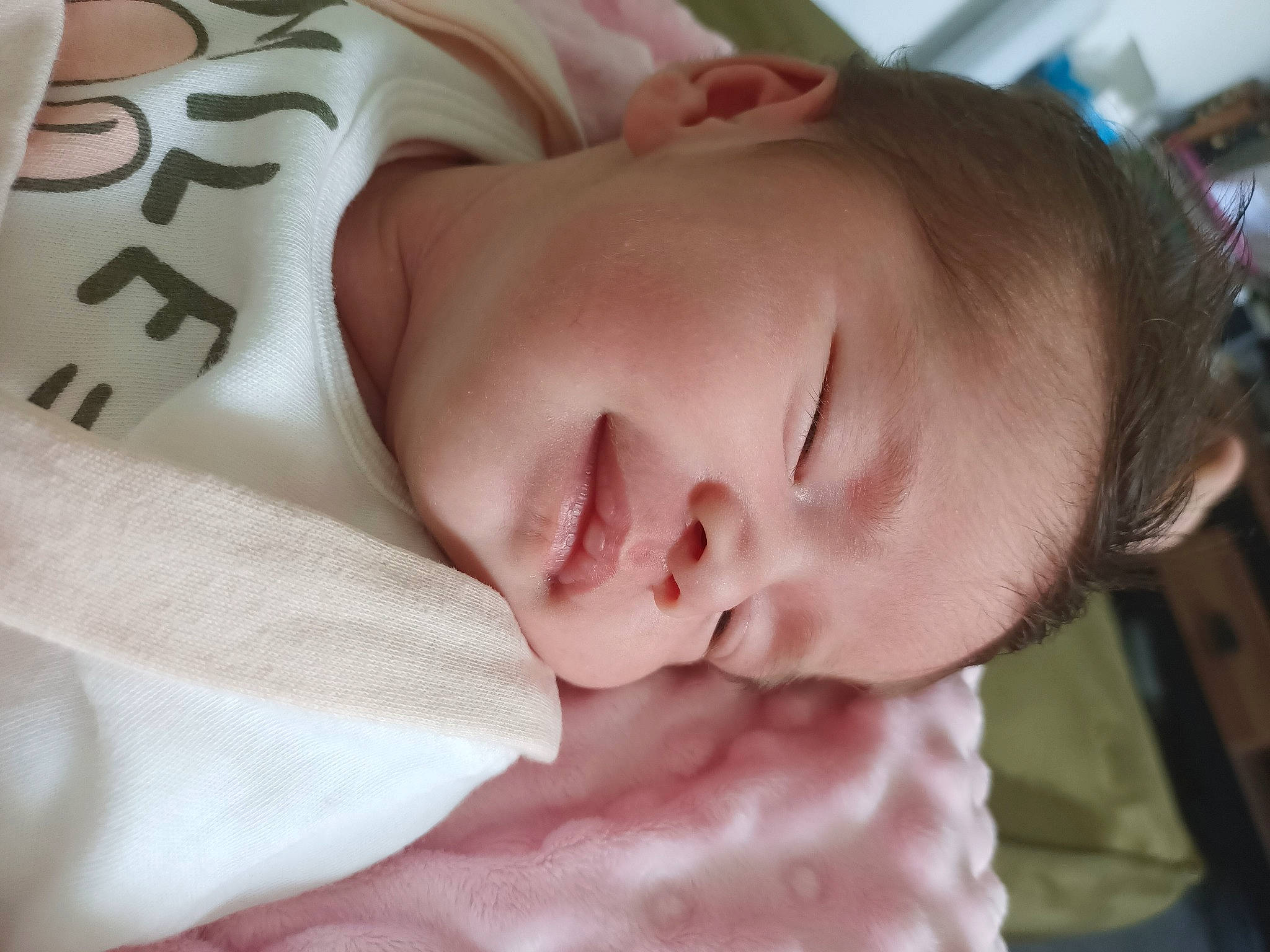 Kiana a rejoint le concours — aidez-le/la à gagner de superbes lots ! baby, baby_sleeping, cheek, chin, comfort, ear, eyebrow, eyelash, facial_expression, finger, forehead, human, lip, mammal, mouth, nose, person, skin, textile, toddler