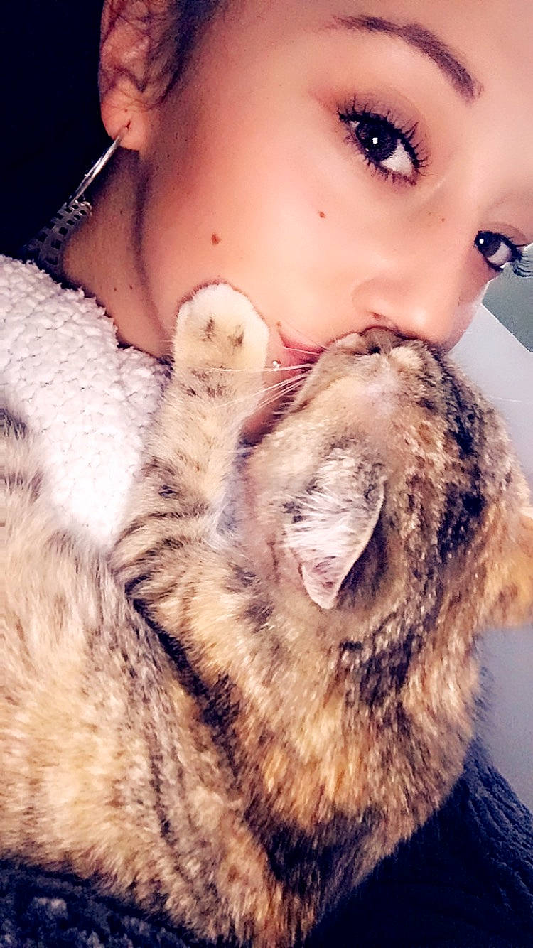 Nayaa a rejoint le concours — aidez-le/la à gagner de superbes lots ! beauty, child, chinchilla, ear, eye, face, fur, fur_clothing, gesture, head, jaw, lip, mouth, nose, person, photography, selfie, skin, sky, textile