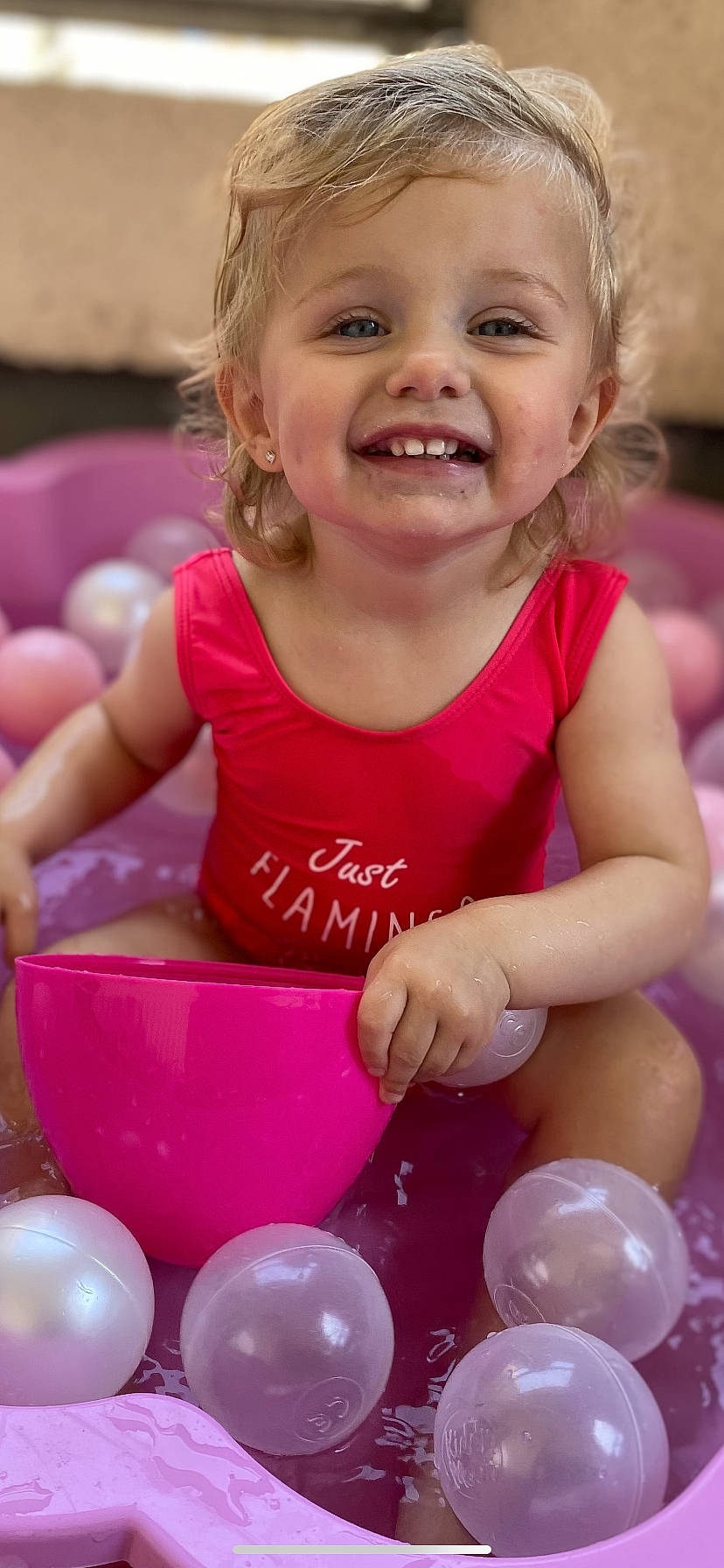 Maelya participe au concours pour gagner de l'argent avec cette photo : baby, baby_playing_with_toys, baby_toddler_clothing, balloon, beauty, blue, cheek, child, drinkware, facial_expression, fun, happy, joy, people, person, photograph, pink, product, smile, snapshot
