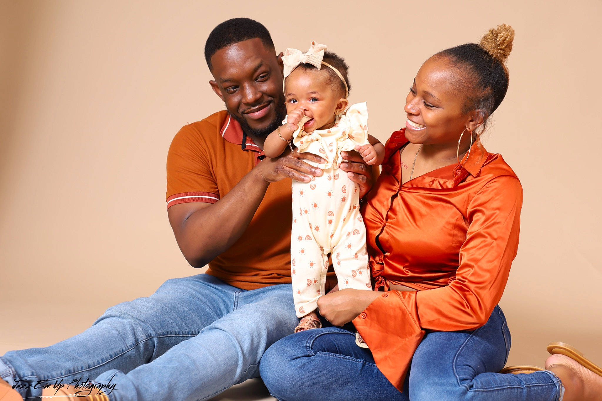 Emori is registered to the contest to win money with this photo: child, comfort, denim, event, fashion_design, flash_photography, fun, gesture, happy, head, interaction, jeans, joint, joy, leg, person, shoulder, sitting, skin, smile