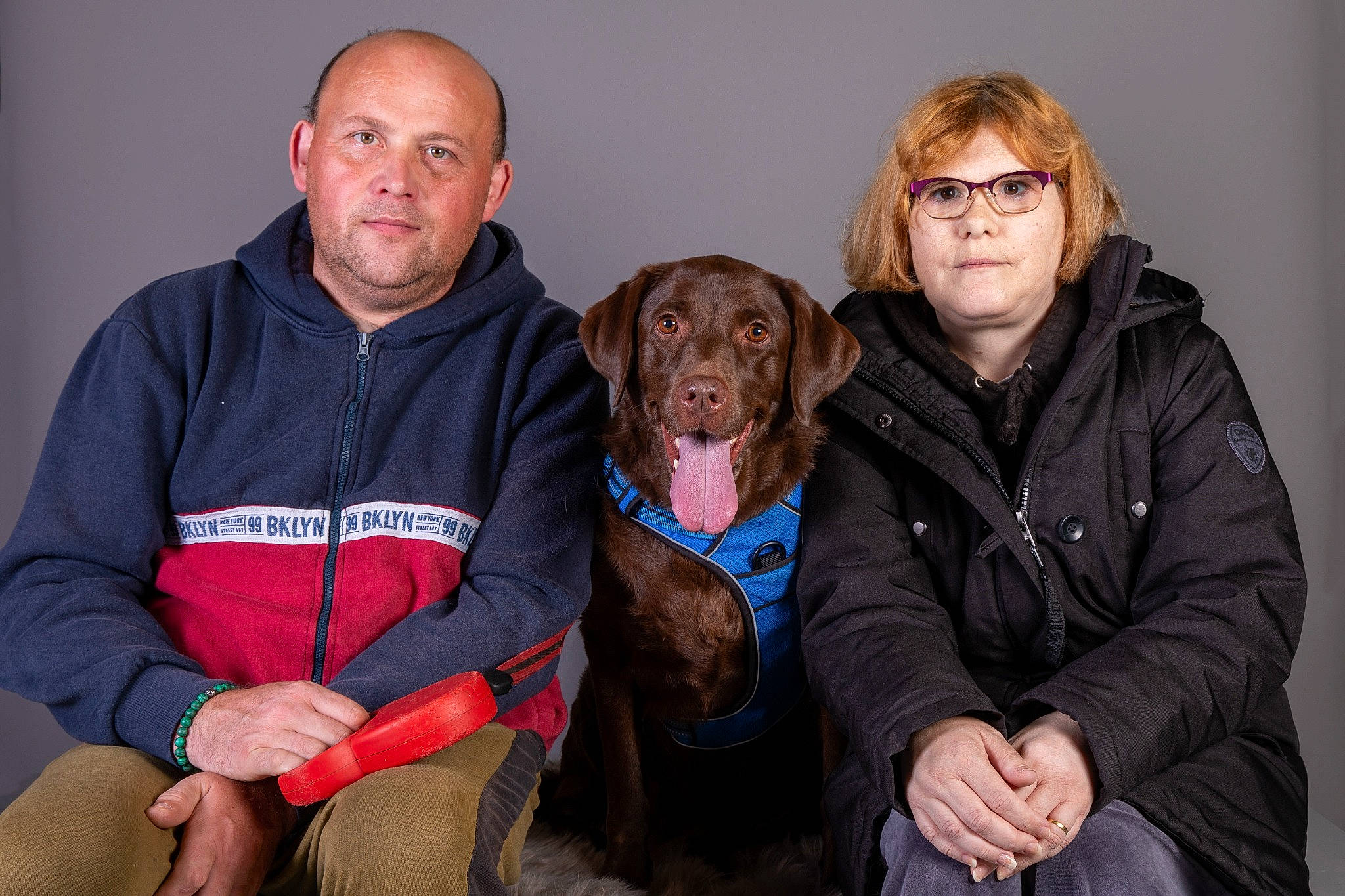 Mirabelle a rejoint le concours — aidez-le/la à gagner de superbes lots ! carnivore, child, comfort, companion_dog, dog, dog_breed, event, eyewear, fawn, fun, fur, human, jacket, liver, outerwear, skin, snout, vertebrate, vision_care, working_animal