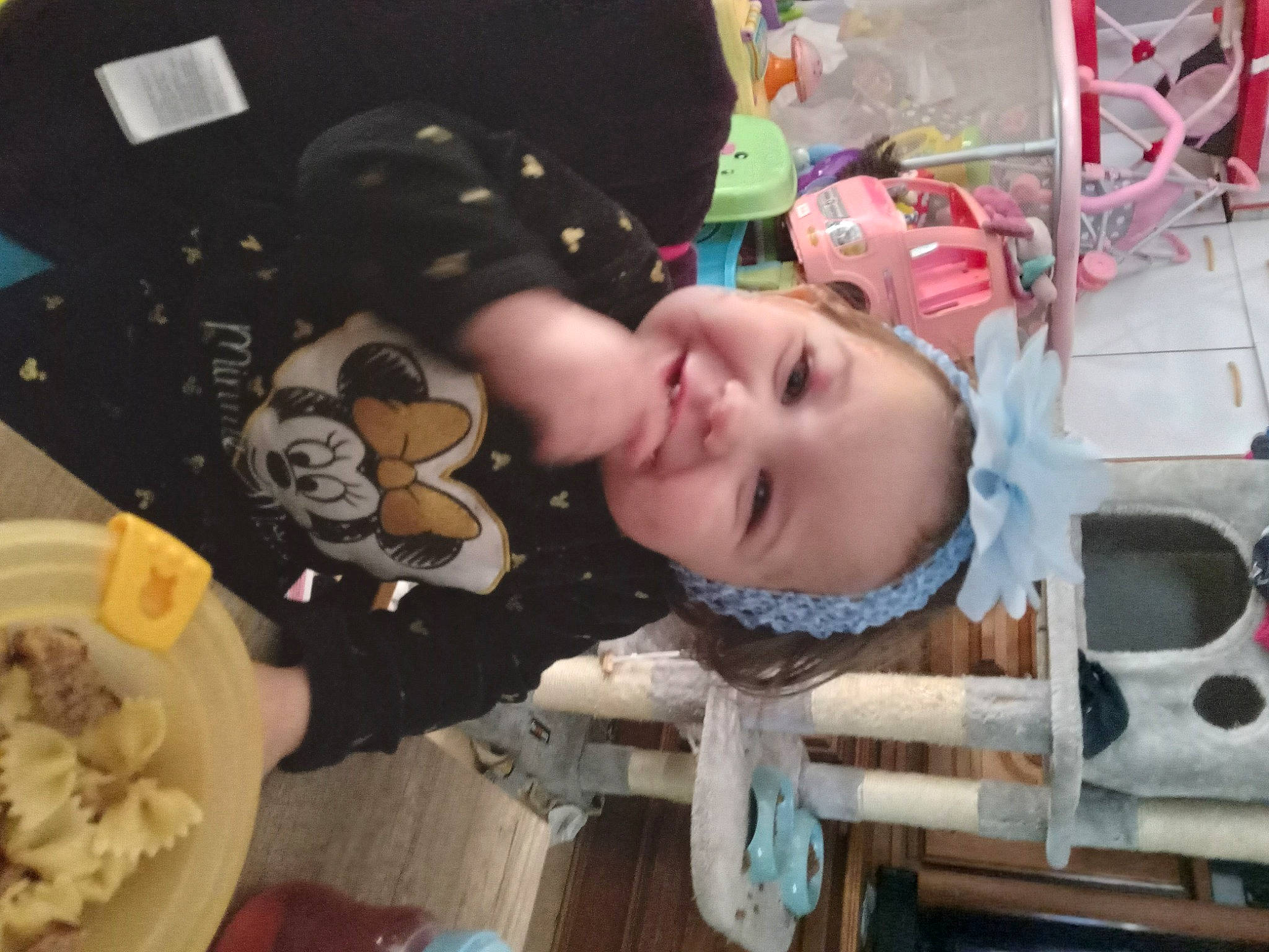 Anastasya a rejoint le concours — aidez-le/la à gagner de superbes lots ! baby, baby_products, baby_toddler_clothing, cheek, child, comfort_food, fun, happy, headwear, ingredient, joy, mammal, person, personal_protective_equipment, play, recipe, room, smile, tableware, toddler