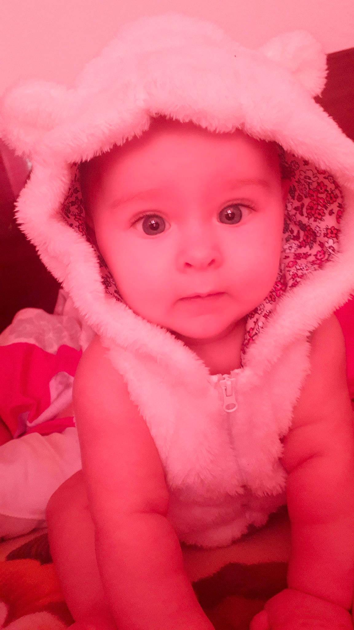 Medeea participe au concours pour gagner de l'argent avec cette photo : cap, cheek, chin, dress, eye, eyebrow, eyelash, fur_clothing, gesture, happy, headgear, human_body, iris, lip, mouth, nose, organ, person, pink, skin