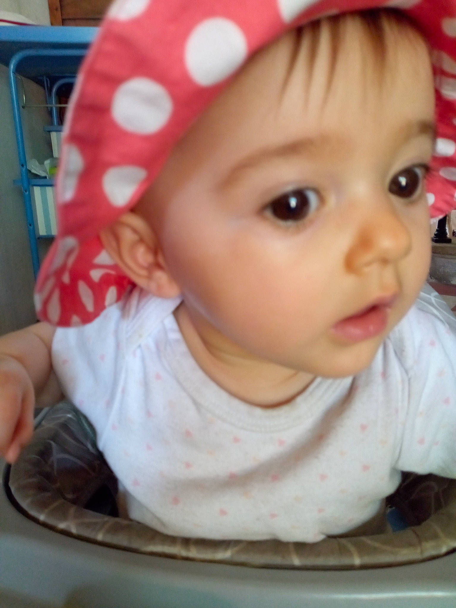 Naomie participe au concours pour gagner de l'argent avec cette photo : baby, baby_toddler_clothing, bangs, cap, cheek, child, chin, eyebrow, eyelash, forehead, hat, head, iris, lip, mouth, nose, outerwear, person, skin, sleeve