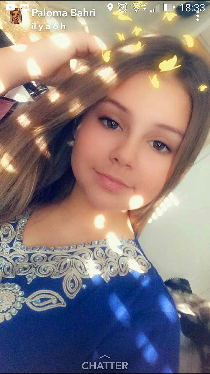 Palo participe au concours pour gagner de l'argent avec cette photo : black_hair, blond, body_jewelry, brown_hair, chin, cool, earrings, electric_blue, eyebrow, eyelash, fashion, fashion_design, flash_photography, hairstyle, happy, jewellery, joy, lip, long_hair, person