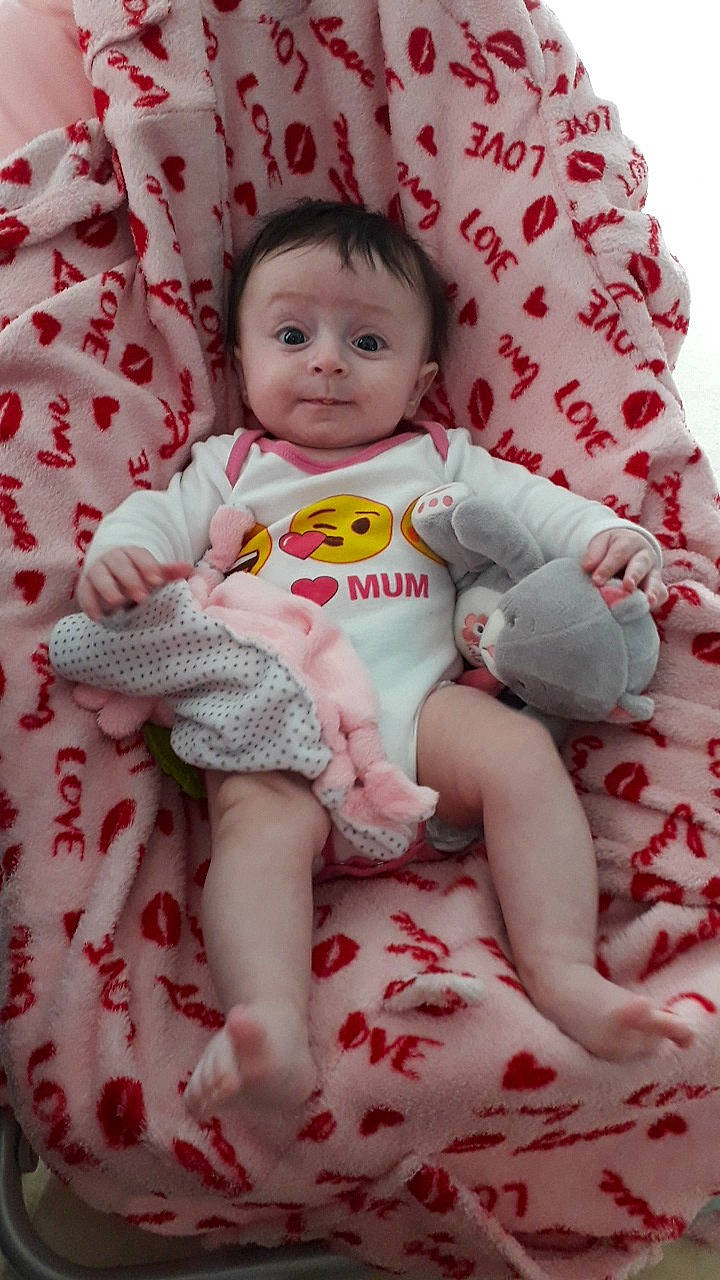 Nayah a rejoint le concours — aidez-le/la à gagner de superbes lots ! baby, baby_toddler_clothing, child, person, pink, textile, toddler