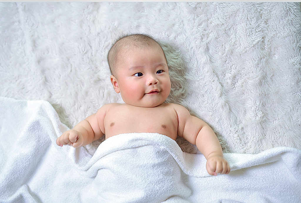 Link joined the competition — help win amazing prizes! baby, infant, towel, blanket, lying_down, skin, chubby, cute, child, face, head, expression, soft_texture, white, comfort, indoors, portrait, newborn, peaceful, happy