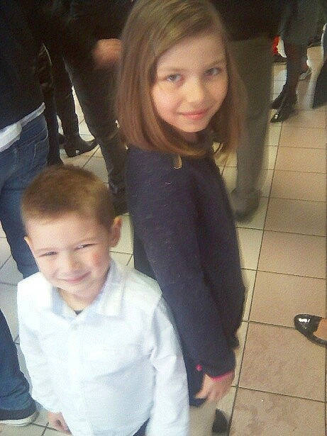 Luna participe au concours pour gagner de l'argent avec cette photo : child, day, family, joy, people, person