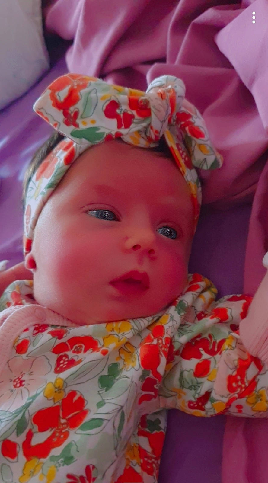 Sedra a rejoint le concours — aidez-le/la à gagner de superbes lots ! baby, baby_products, baby_toddler_clothing, cheek, child, chin, eye, eyebrow, face, happy, head, headgear, headwear, human_body, iris, lip, nose, person, pink, skin