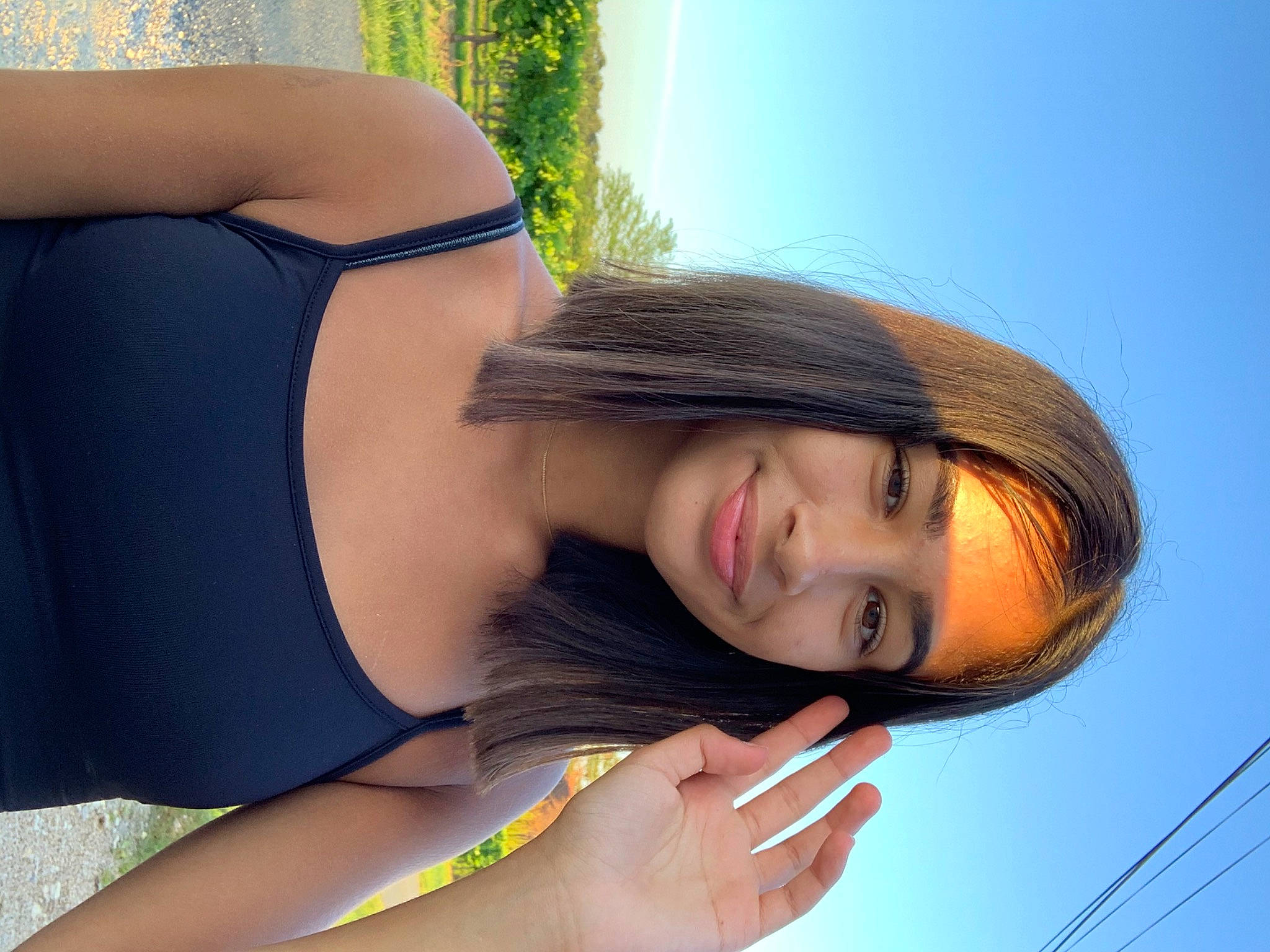 Ines a rejoint le concours — aidez-le/la à gagner de superbes lots ! arm, beauty, black_hair, brown_hair, elbow, gravure_idol, hair, human_leg, japanese_idol, joy, leg, long_hair, model, neck, person, photography, skin, thigh