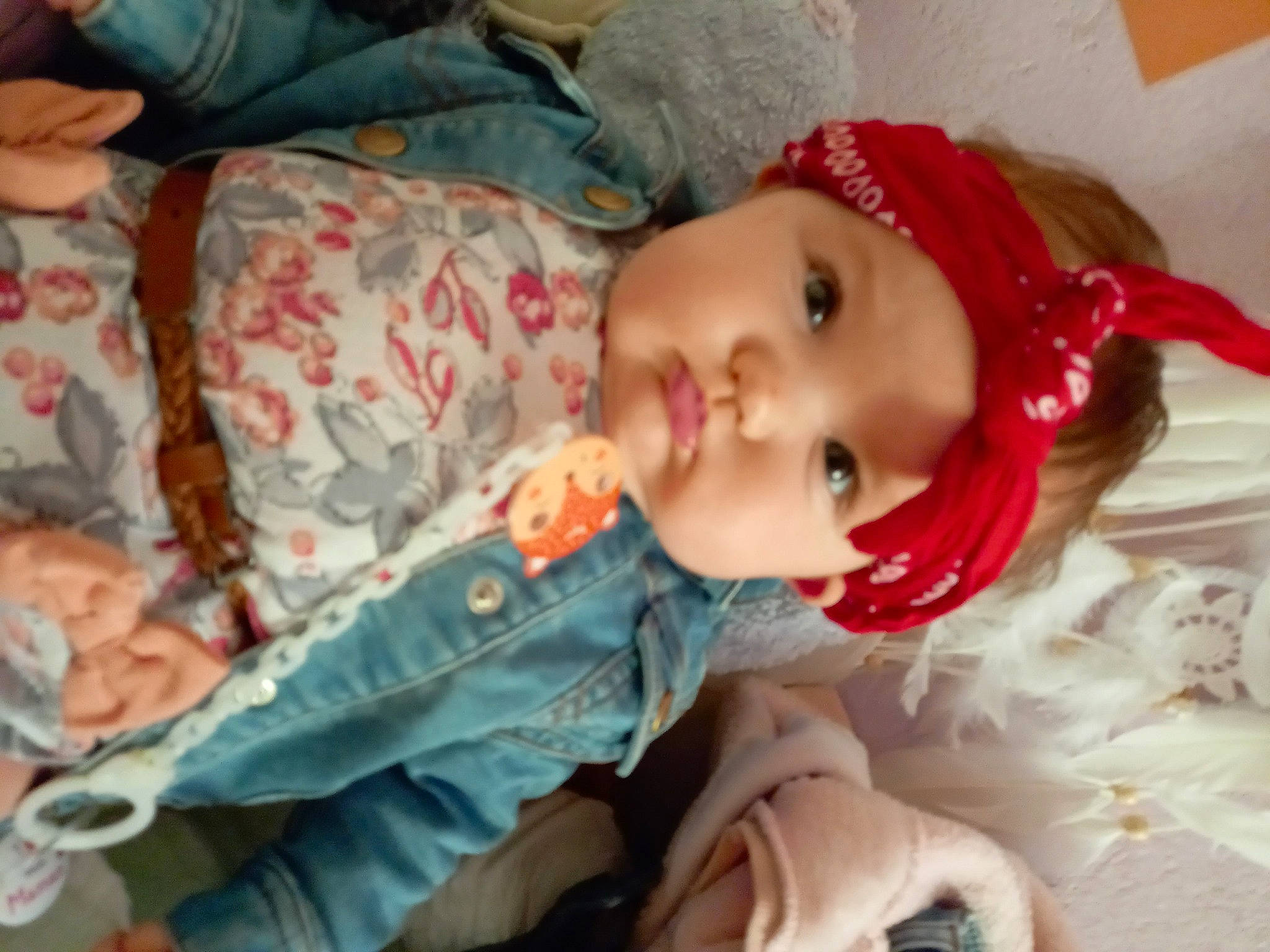 Chanel a rejoint le concours — aidez-le/la à gagner de superbes lots ! baby, baby_products, baby_toddler_clothing, cheek, child, comfort, event, eye, face, happy, headwear, iris, lip, mouth, nose, person, room, sitting, skin, smile