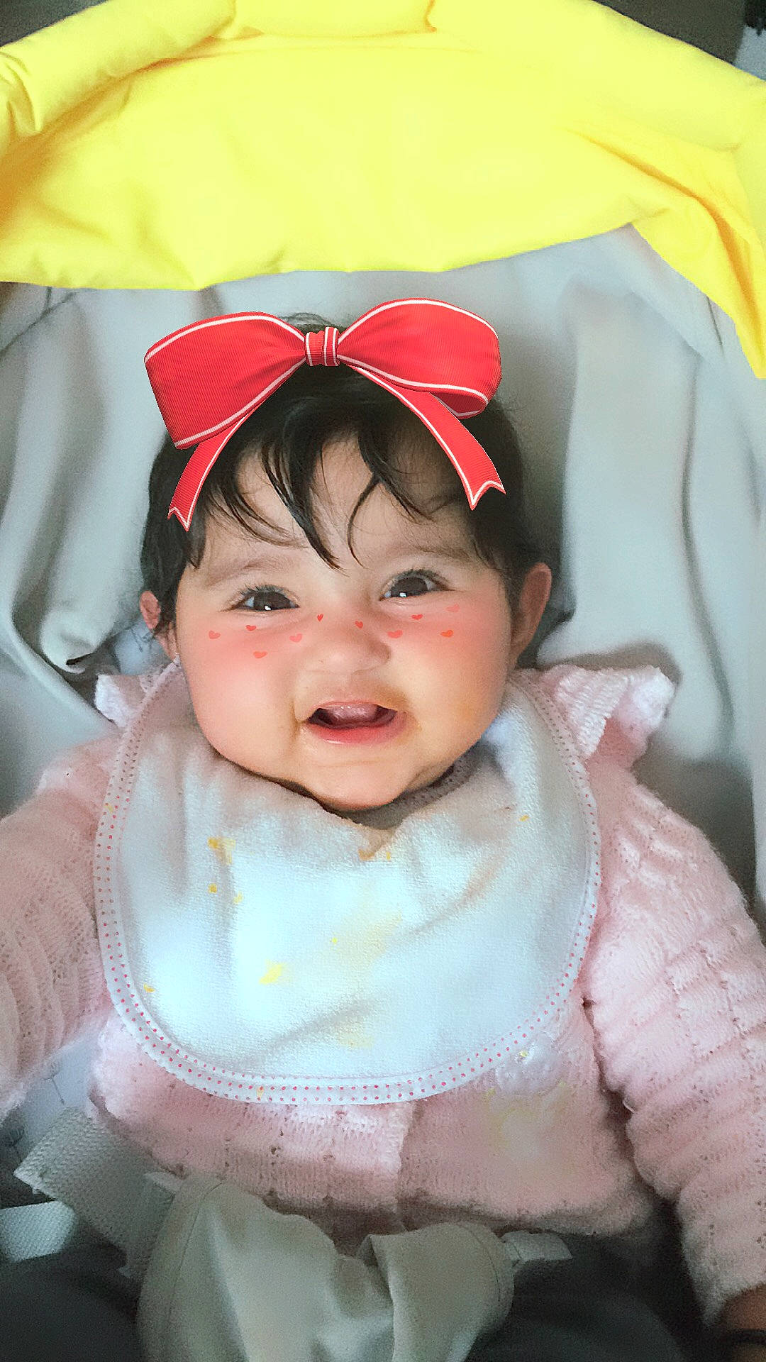 Sarah participe au concours pour gagner de l'argent avec cette photo : cheek, child, eye, face, girl, hair_accessory, head, headgear, infant, person, pink, product, skin, smile, toddler