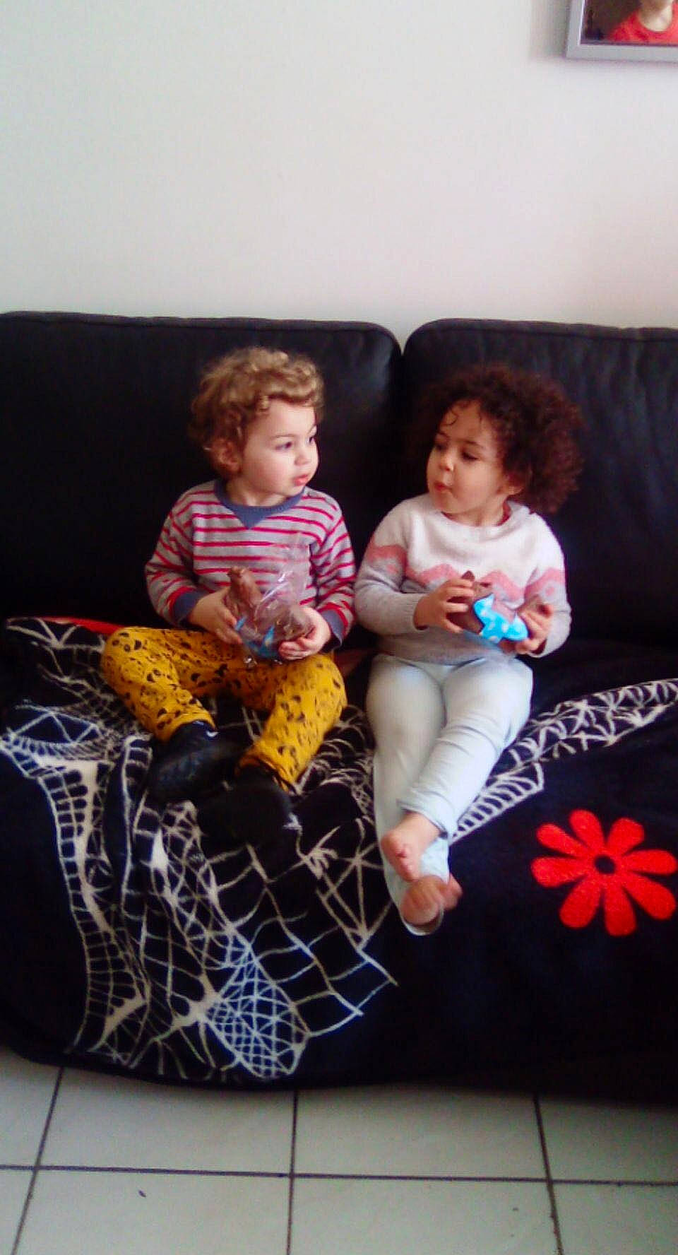 Marwan participe au concours pour gagner de l'argent avec cette photo : baby, baby_toddler_clothing, child, comfort, couch, foot, human, human_body, knitting, lap, living_room, nose, person, pillow, product, sitting, sock, thread, throw_pillow, toddler