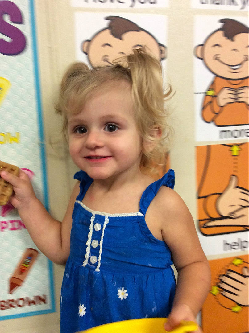 Mariella is registered to the contest to win money with this photo: blond, child, ear, fun, hairstyle, joy, kindergarten, person, play, smile, toddler, yellow