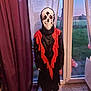 Dymatheo a rejoint le concours — aidez-le/la à gagner de superbes lots ! bone, carmine, cool, costume, curtain, door, eyewear, fictional_character, flooring, formal_wear, fur, magenta, room, skull, sky, sleeve, textile, tints_and_shades, visual_arts, wood