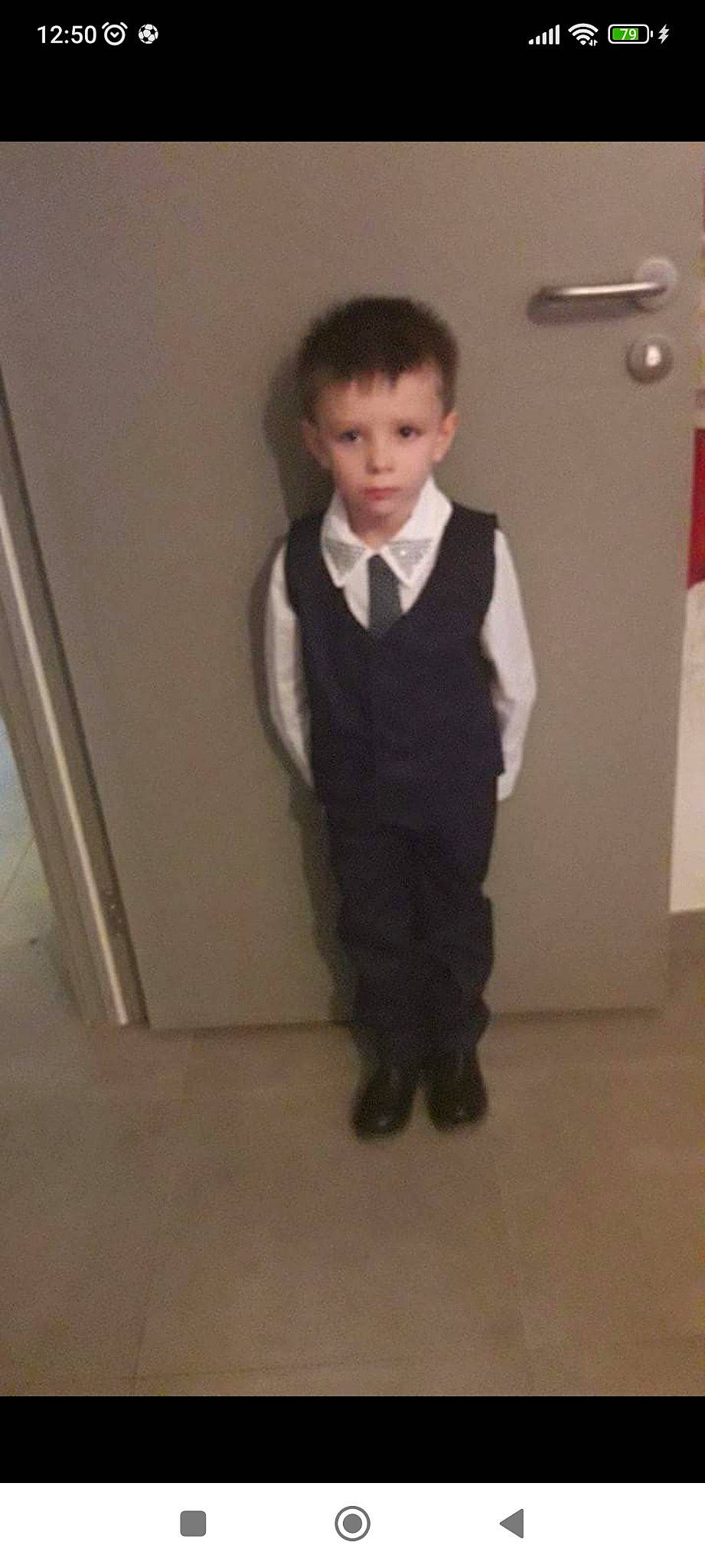 Dymatheo a rejoint le concours — aidez-le/la à gagner de superbes lots ! blazer, bow_tie, child, collar, costume, dress_shirt, event, fashion_design, flooring, formal_wear, person, school_uniform, sleeve, suit, tie, toddler, tuxedo, uniform, vintage_clothing, waist