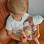 Lauredana a rejoint le concours — aidez-le/la à gagner de superbes lots ! arm, baby, baby_toddler_clothing, cheek, comfort, ear, finger, hair, hand, head, human_body, interaction, joint, leg, mouth, neck, shoulder, skin, textile, thigh