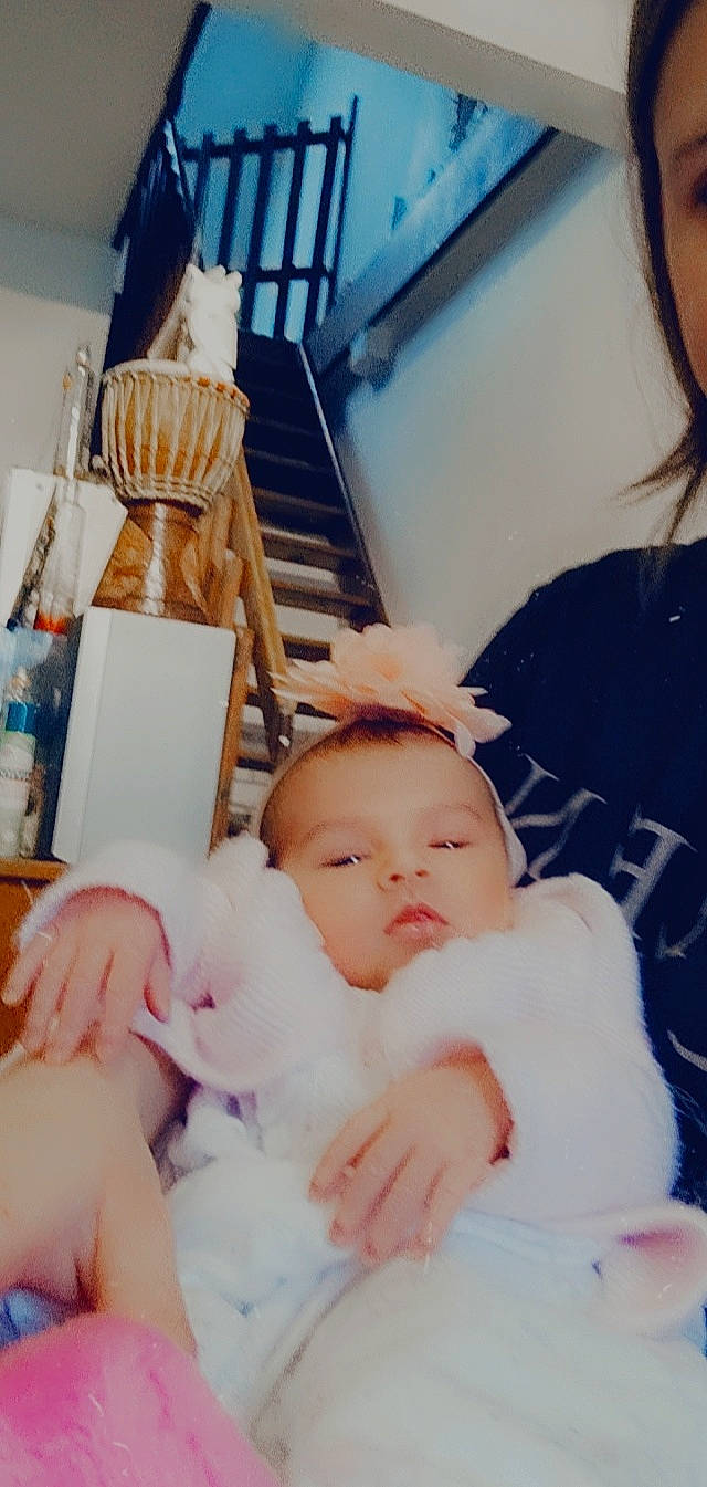 Djema participe au concours pour gagner de l'argent avec cette photo : abdomen, baby, baby_products, baby_sleeping, baby_toddler_clothing, beauty, blue, child, comfort, happy, linens, organ, person, room, sitting, skin, snapshot, stairs, textile, toddler