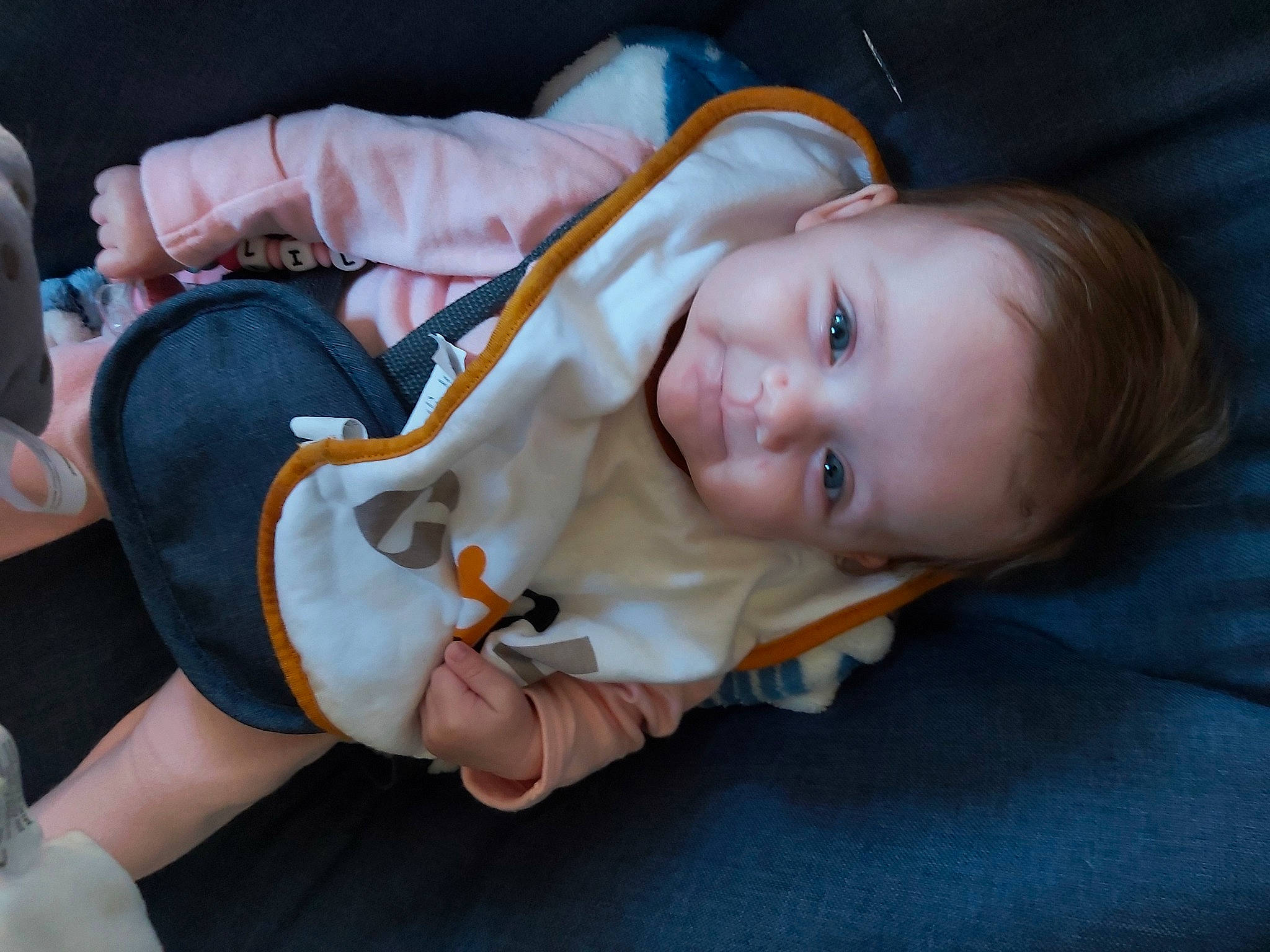 Lily Rose a rejoint le concours — aidez-le/la à gagner de superbes lots ! baby, baby_toddler_clothing, cheek, child, comfort, flash_photography, fun, hairstyle, happy, hat, iris, mammal, mouth, musical_instrument, nose, person, sitting, smile, toddler, vertebrate