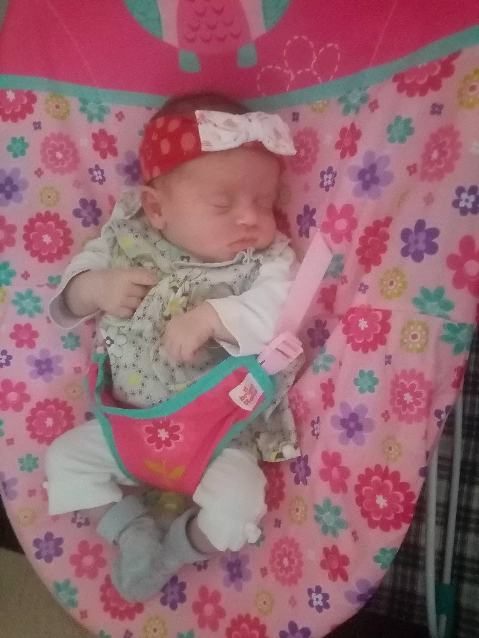 Shemsy participe au concours pour gagner de l'argent avec cette photo : baby, baby_products, baby_toddler_clothing, child, headwear, nap_mat, person, pink, product, textile, toddler