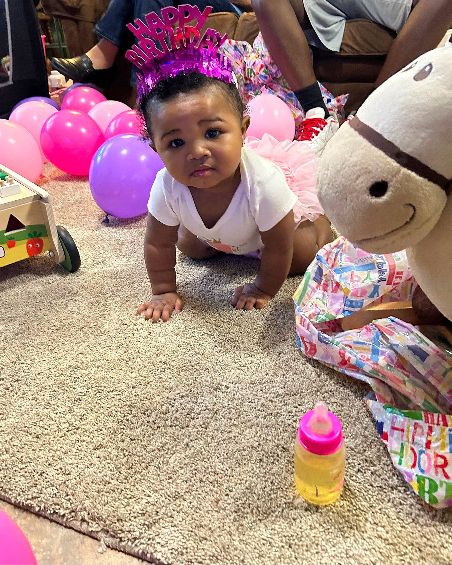 Diamond is registered to the contest to win money with this photo: accessories, baby, babycrawling, balloon, child, clothing, crawling, face, female, footwear, girl, head, machine, people, person, photography, portrait, shoe, toy, wheel