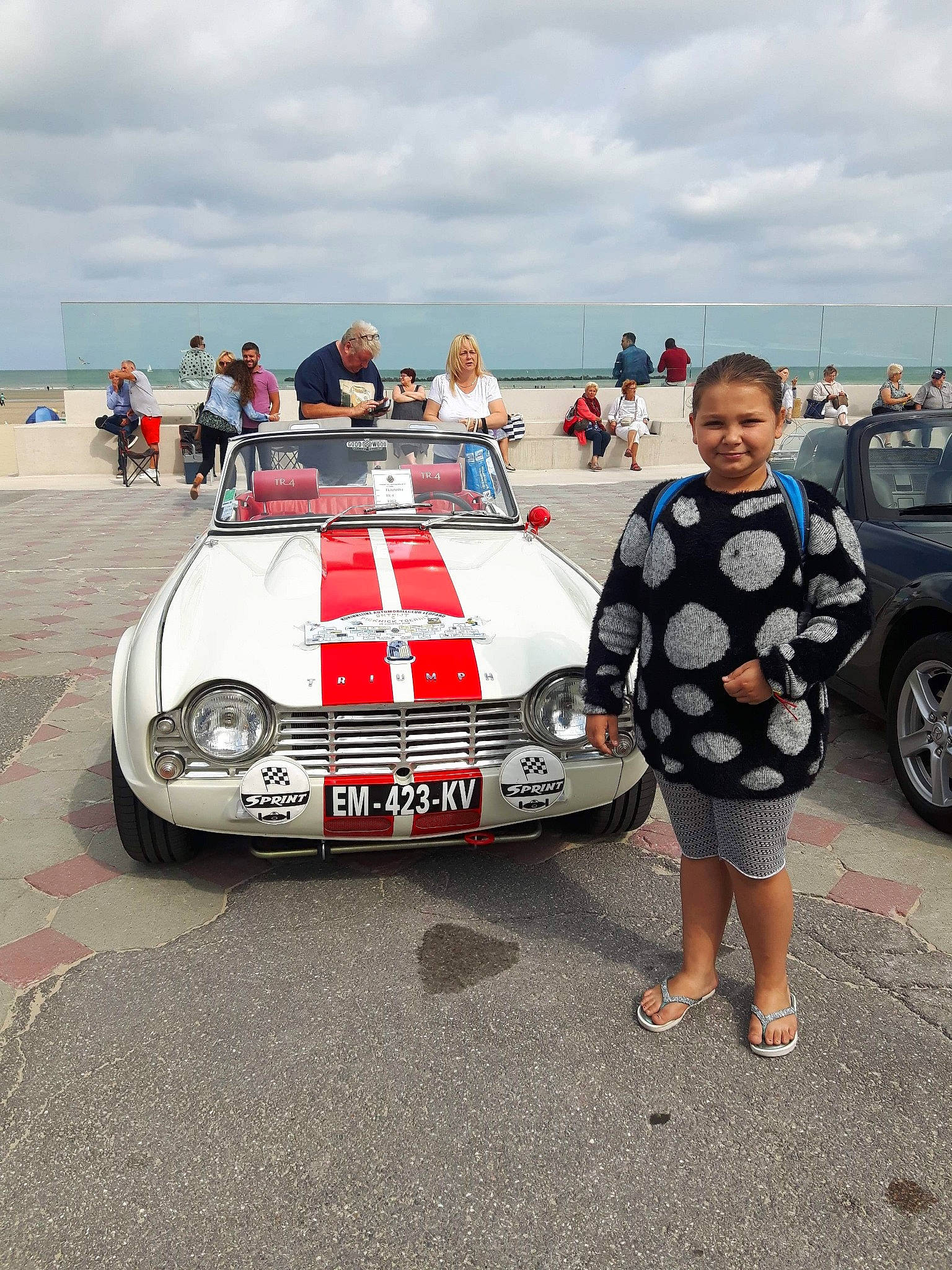 Marina participe au concours pour gagner de l'argent avec cette photo : automotive_design, car, classic, classic_car, coupe, hood, joy, land_vehicle, mg_mgb, motorsport, person, racing, rallying, regularity_rally, sedan, sports_car, triumph_tr, vehicle