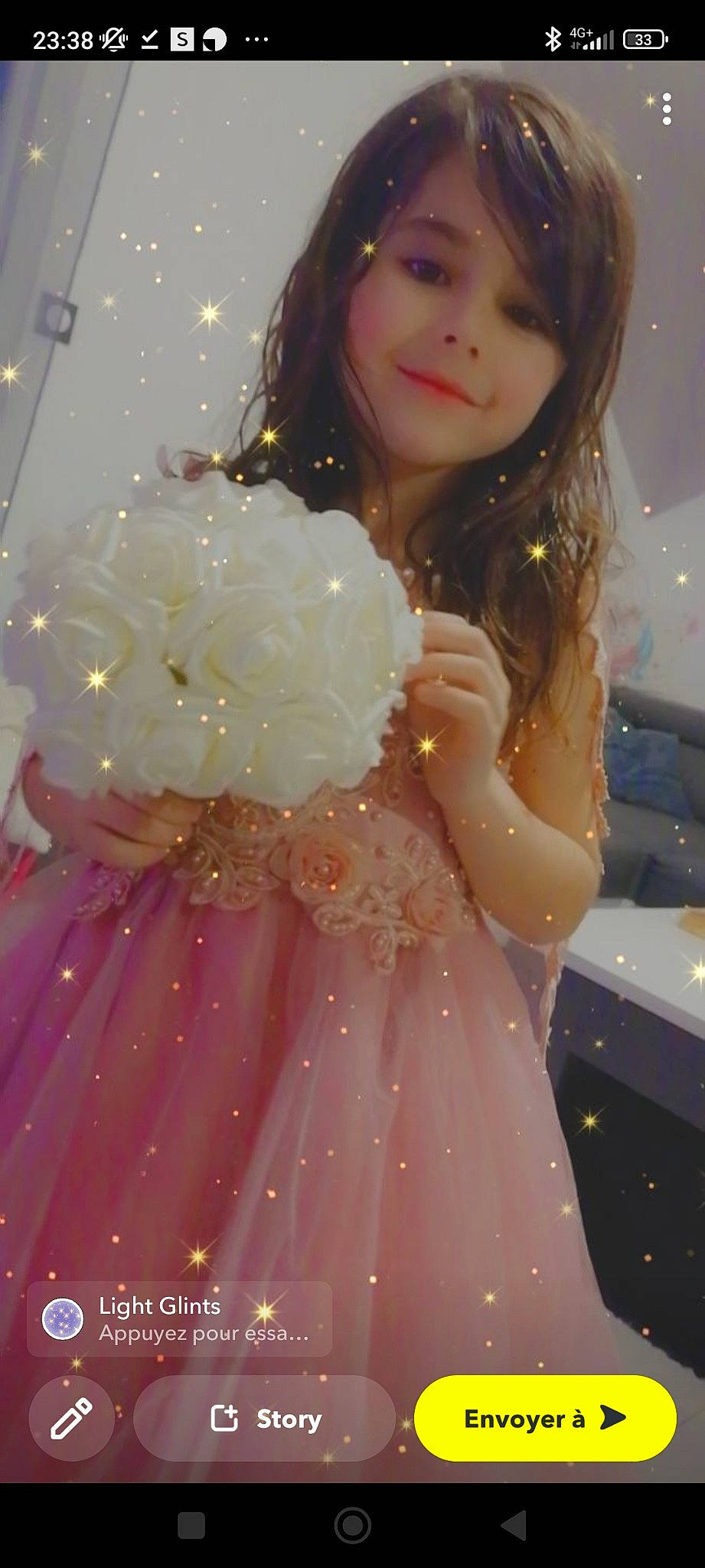 Lindsay a rejoint le concours — aidez-le/la à gagner de superbes lots ! beauty, blond, bridal_accessory, bridal_clothing, bridal_party_dress, day_dress, dress, embellishment, event, fashion_design, formal_wear, gown, happy, headpiece, jewellery, joy, peach, person, petal, pink