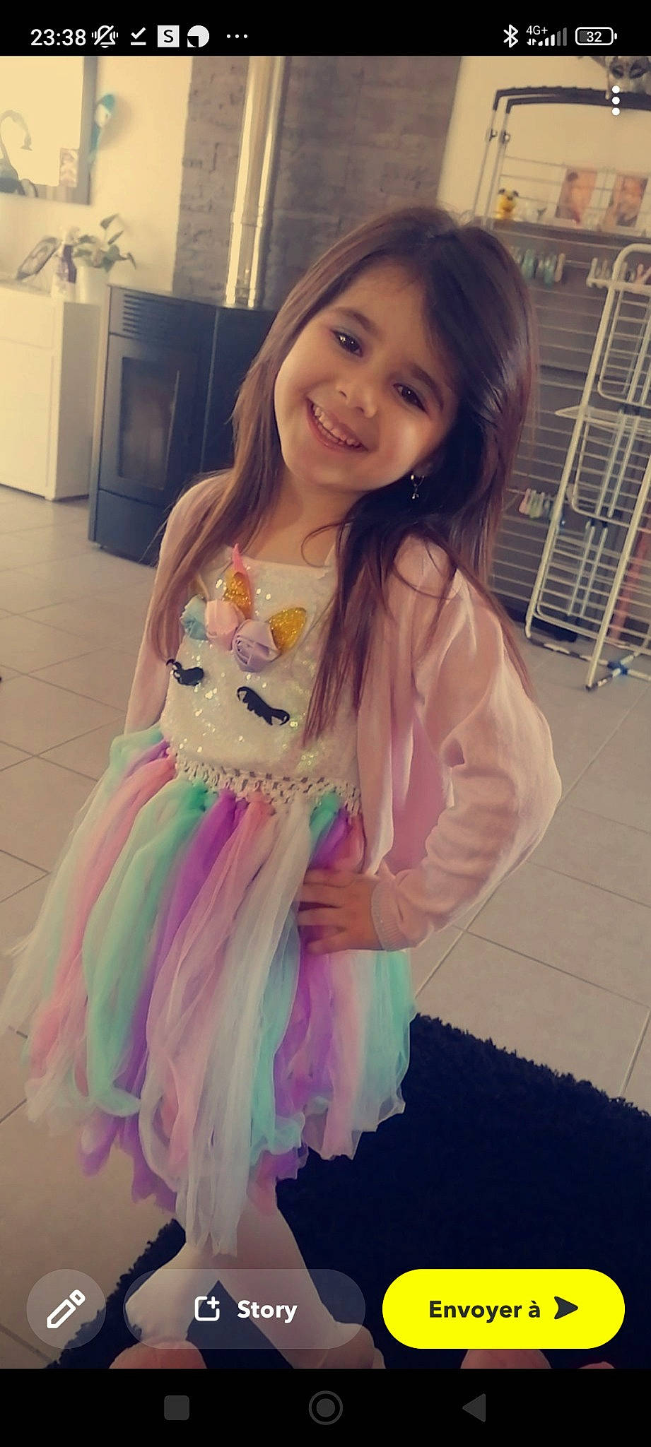 Lindsay participe au concours pour gagner de l'argent avec cette photo : beauty, black_hair, cool, eye, eyelash, fashion_design, hair, happy, joy, long_hair, magenta, neck, outerwear, person, shoulder, skin, sleeve, smile, t_shirt, thigh