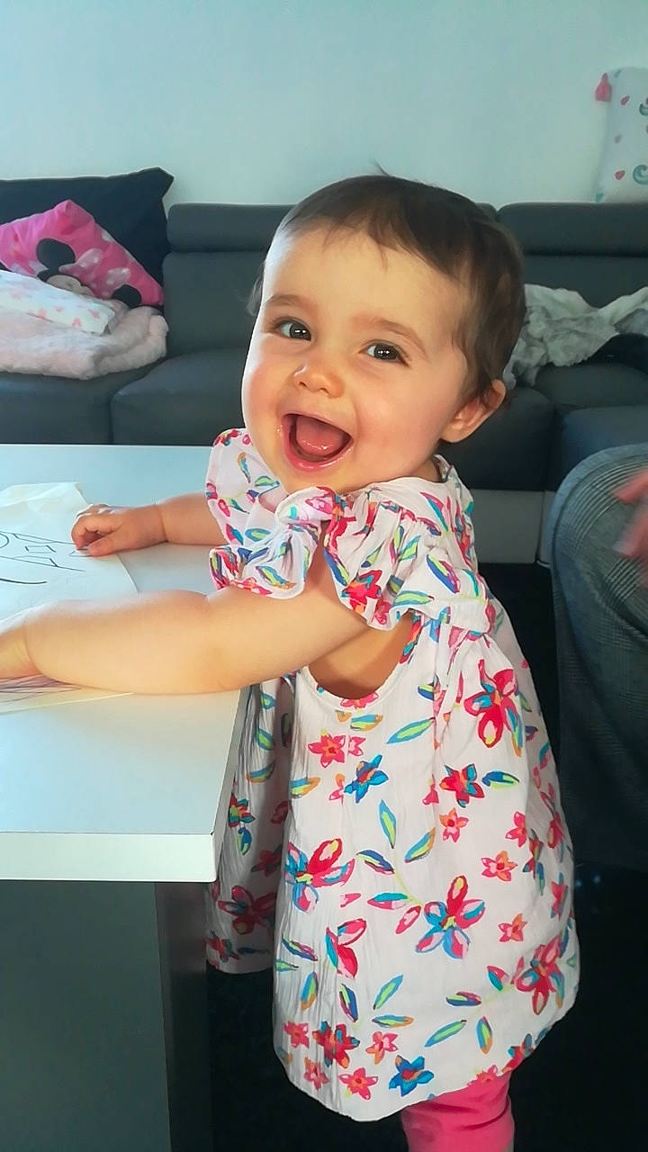 Kellya participe au concours pour gagner de l'argent avec cette photo : arm, baby, cheek, child, person, skin, smile, toddler