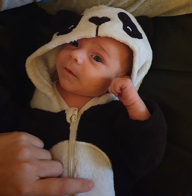 Nélio a rejoint le concours — aidez-le/la à gagner de superbes lots ! baby, cheek, child, head, headgear, headwear, person, skin, smile, toddler