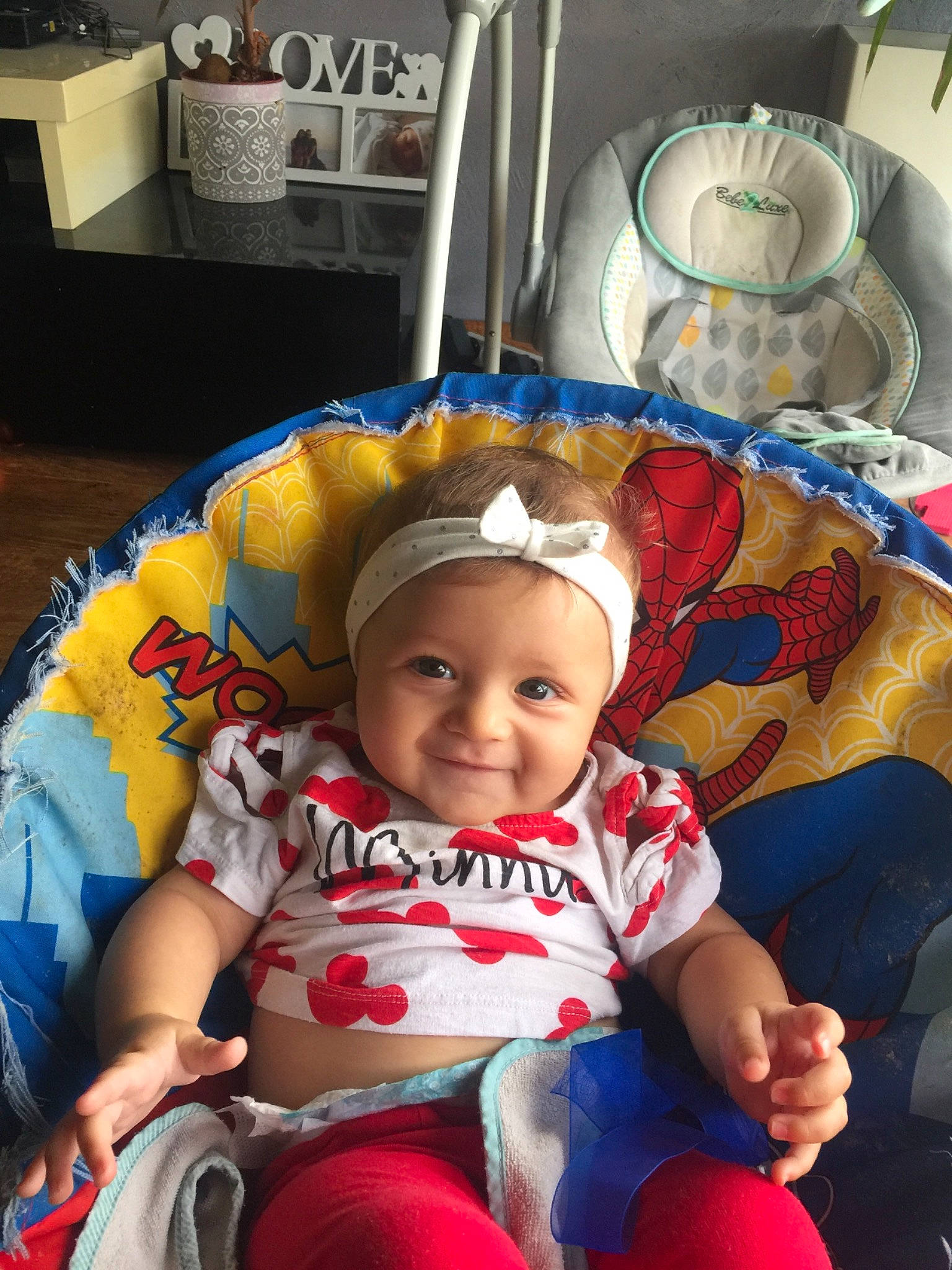 Maëna a rejoint le concours — aidez-le/la à gagner de superbes lots ! baby, baby_products, child, joy, person, play, product, sitting, toddler