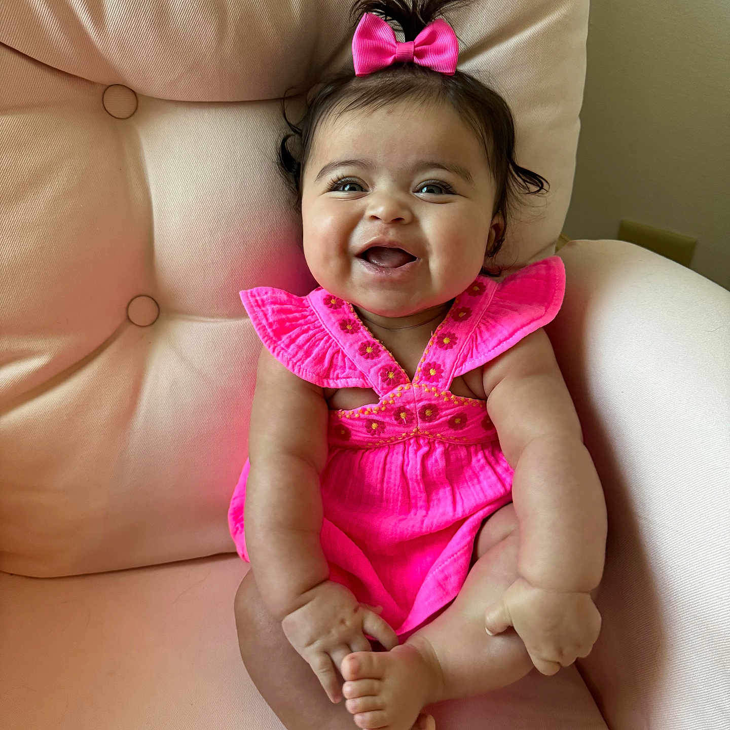 Mariella is registered to the contest to win money with this photo: baby, babylaughing, bodypart, chair, clothing, couch, cushion, face, finger, furniture, hand, happy, head, homedecor, laughing, person, photography, portrait, sitting, smile