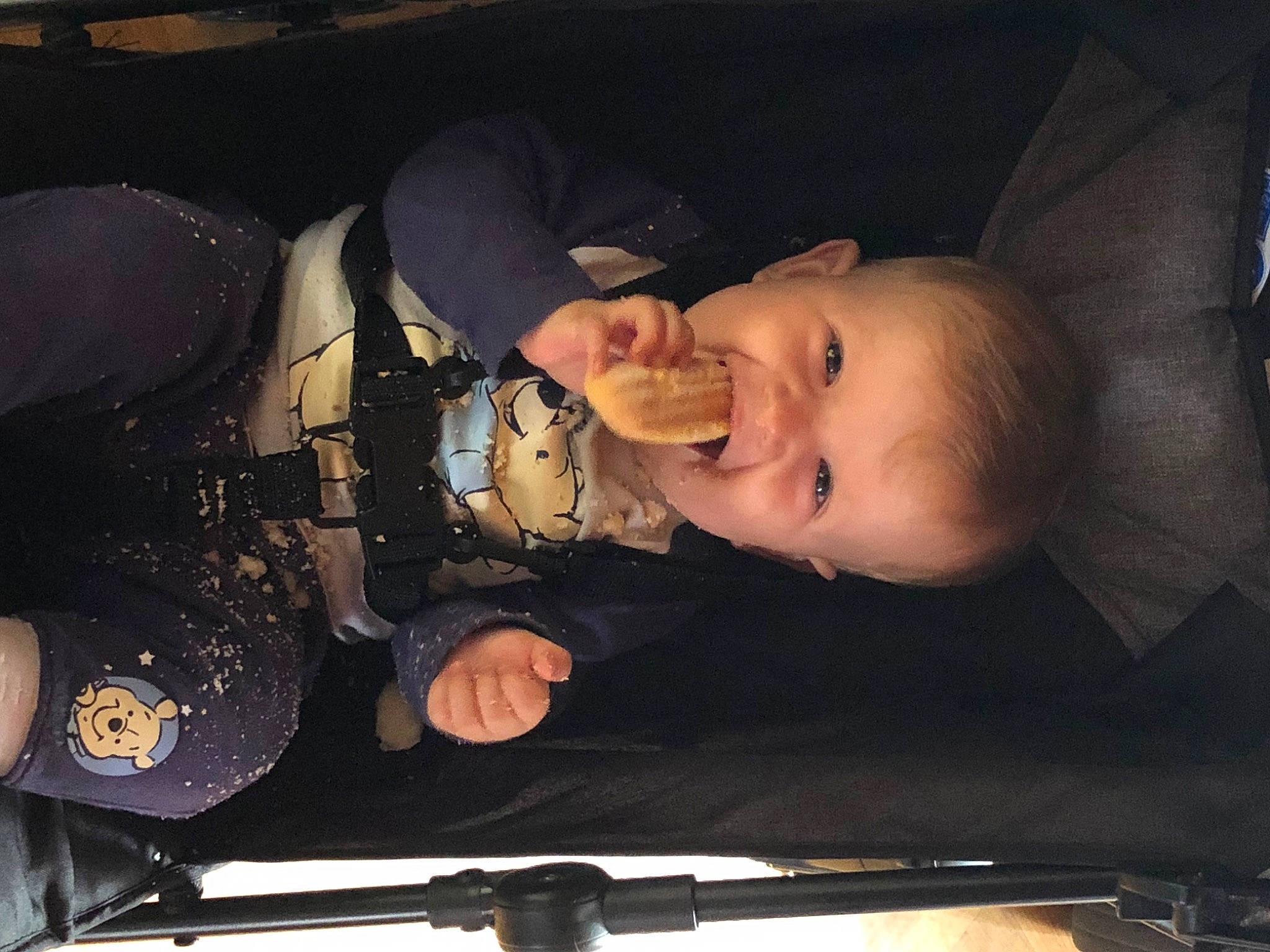 Lyno participe au concours pour gagner de l'argent avec cette photo : auto_part, automotive_lighting, baby, baby_carriage, baby_products, baby_toddler_clothing, cheek, child, finger, flash_photography, fun, hairstyle, hat, mouth, person, personal_protective_equipment, sitting, smile, space, toddler