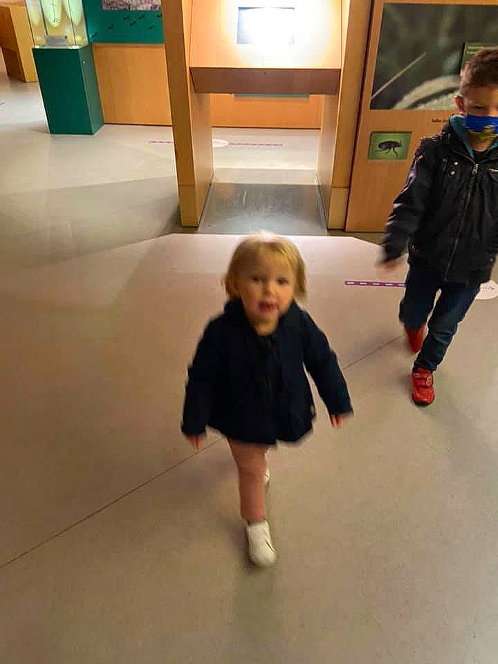 Mylène participe au concours pour gagner de l'argent avec cette photo : baby_toddler_clothing, child, child_model, floor, flooring, hoodie, human_body, jacket, laminate_flooring, person, standing, tile, tile_flooring, toddler, wood_flooring