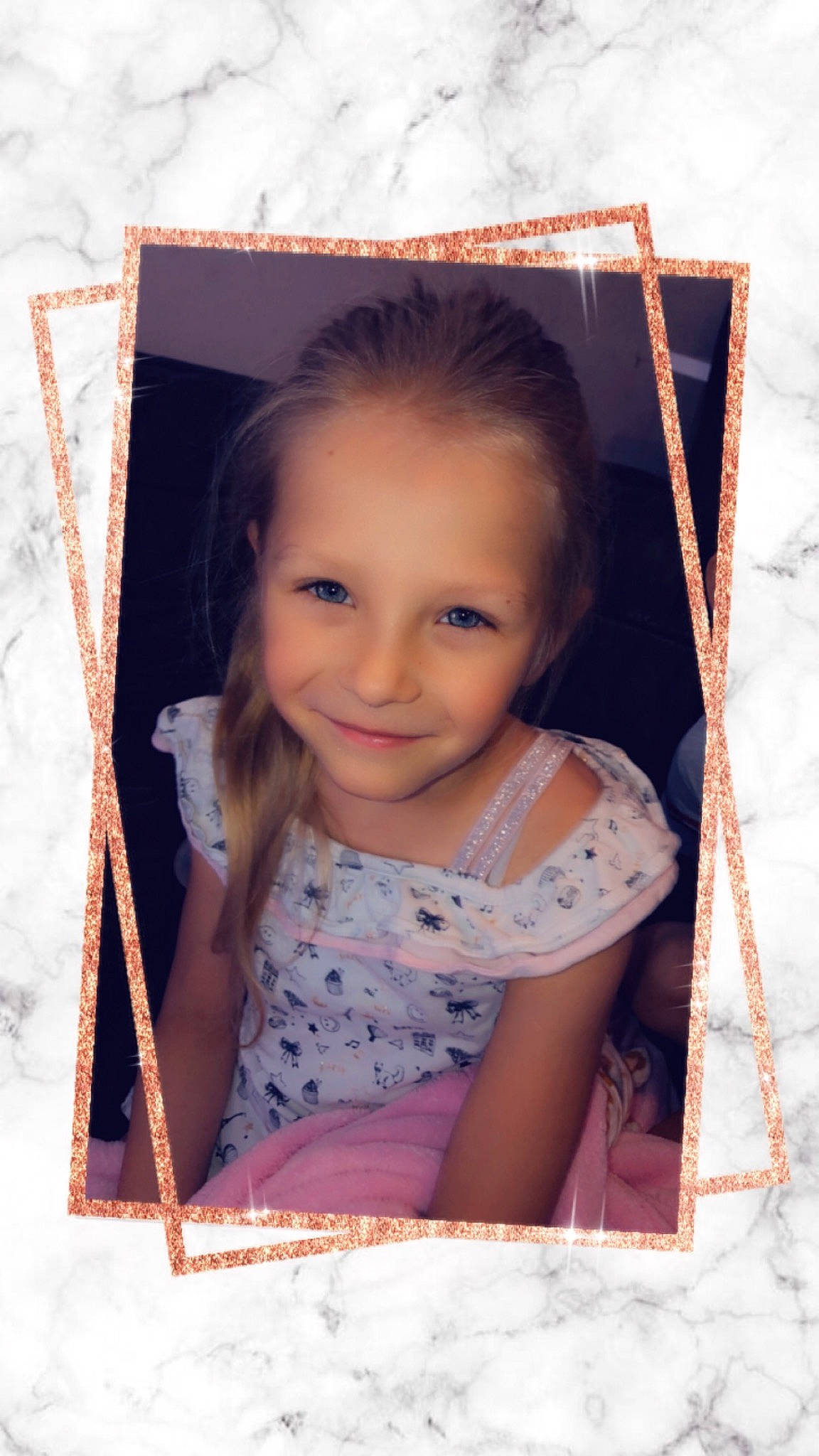 Maylane a rejoint le concours — aidez-le/la à gagner de superbes lots ! beauty, cheek, child, clothing, facial_expression, flash_photography, fun, hairstyle, happy, iris, joy, lip, magenta, person, photograph, pink, product, skin, smile, snapshot