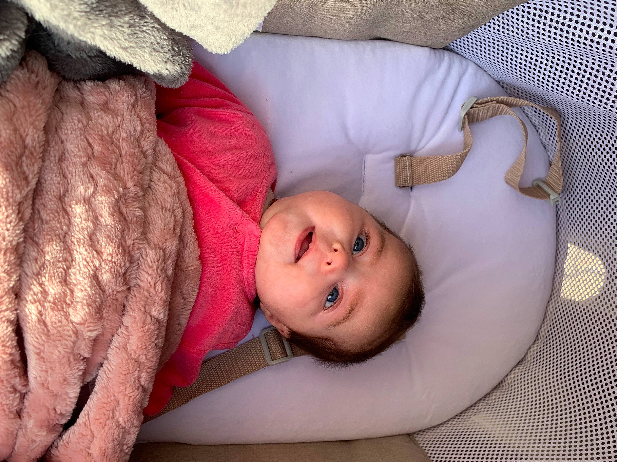 Mya a rejoint le concours — aidez-le/la à gagner de superbes lots ! baby, baby_products, baby_sleeping, baby_toddler_clothing, bedtime, cheek, child, comfort, headgear, linens, mammal, nap, nose, person, room, sitting, skin, sleep, toddler, vertebrate