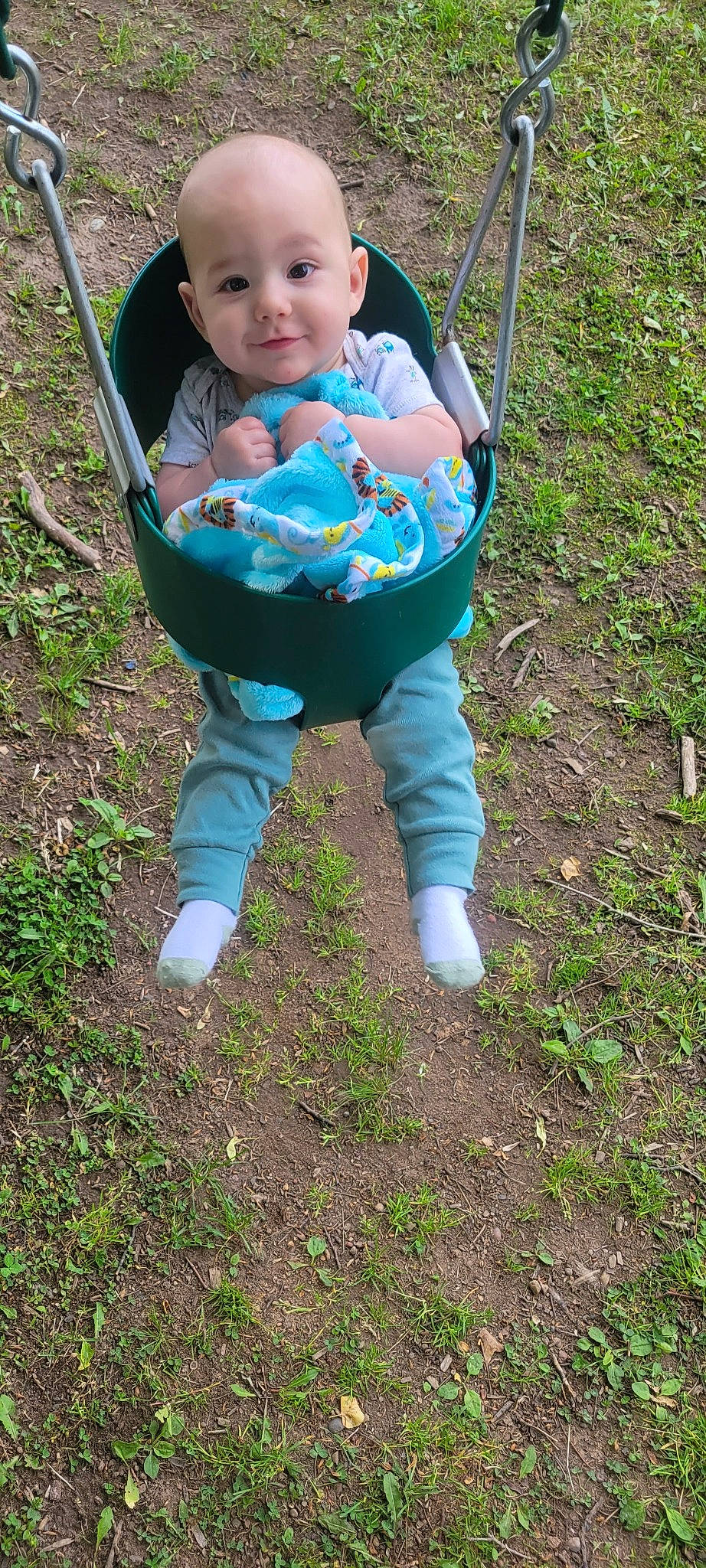 Thoren is registered to the contest to win money with this photo: baby, baby_toddler_clothing, chair, child, electric_blue, eye, grass, grass_family, groundcover, hand, happy, head, joy, lawn, leisure, people_in_nature, person, plant, recreation, soil