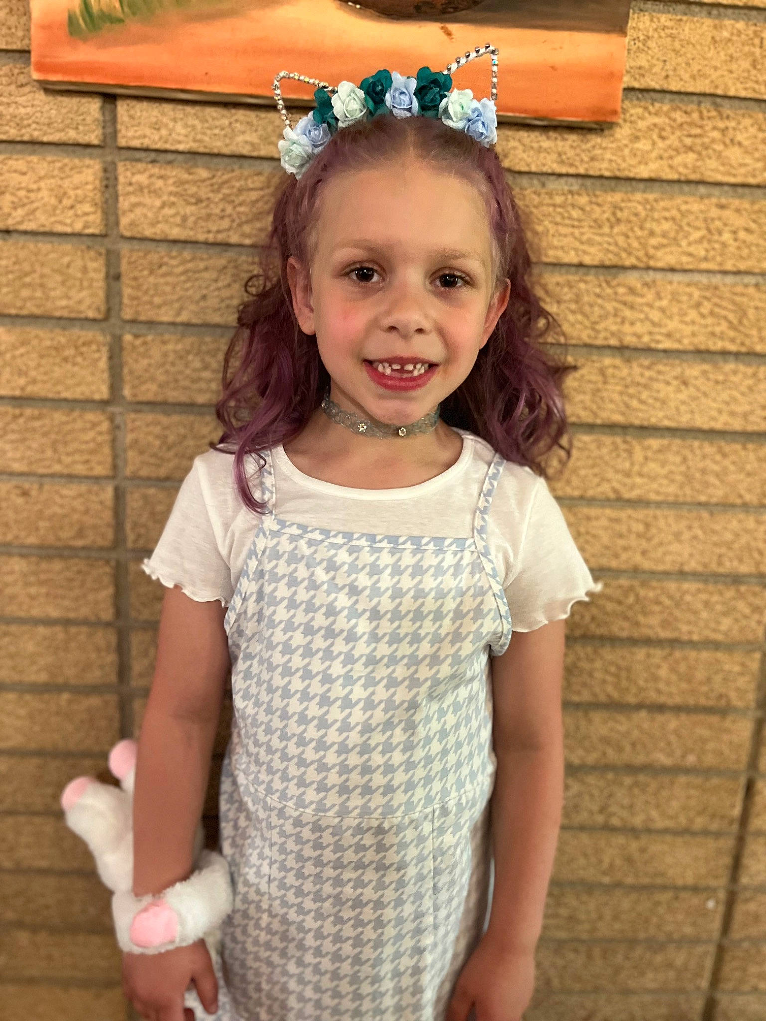 Piper is registered to the contest to win money with this photo: baby_toddler_clothing, cool, face, hair, hairstyle, happy, head, headgear, iris, joy, neck, organ, people, person, pink, shoulder, skin, sleeve, smile, trunk