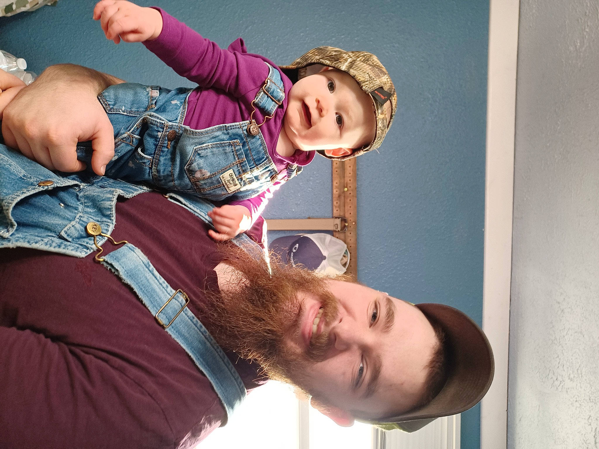 Eliza is registered to the contest to win money with this photo: arm, beard, child, cool, eye, eyelash, eyewear, fashion_accessory, fun, gesture, hand, happy, hat, head, headgear, headwear, joy, leisure, mouth, person