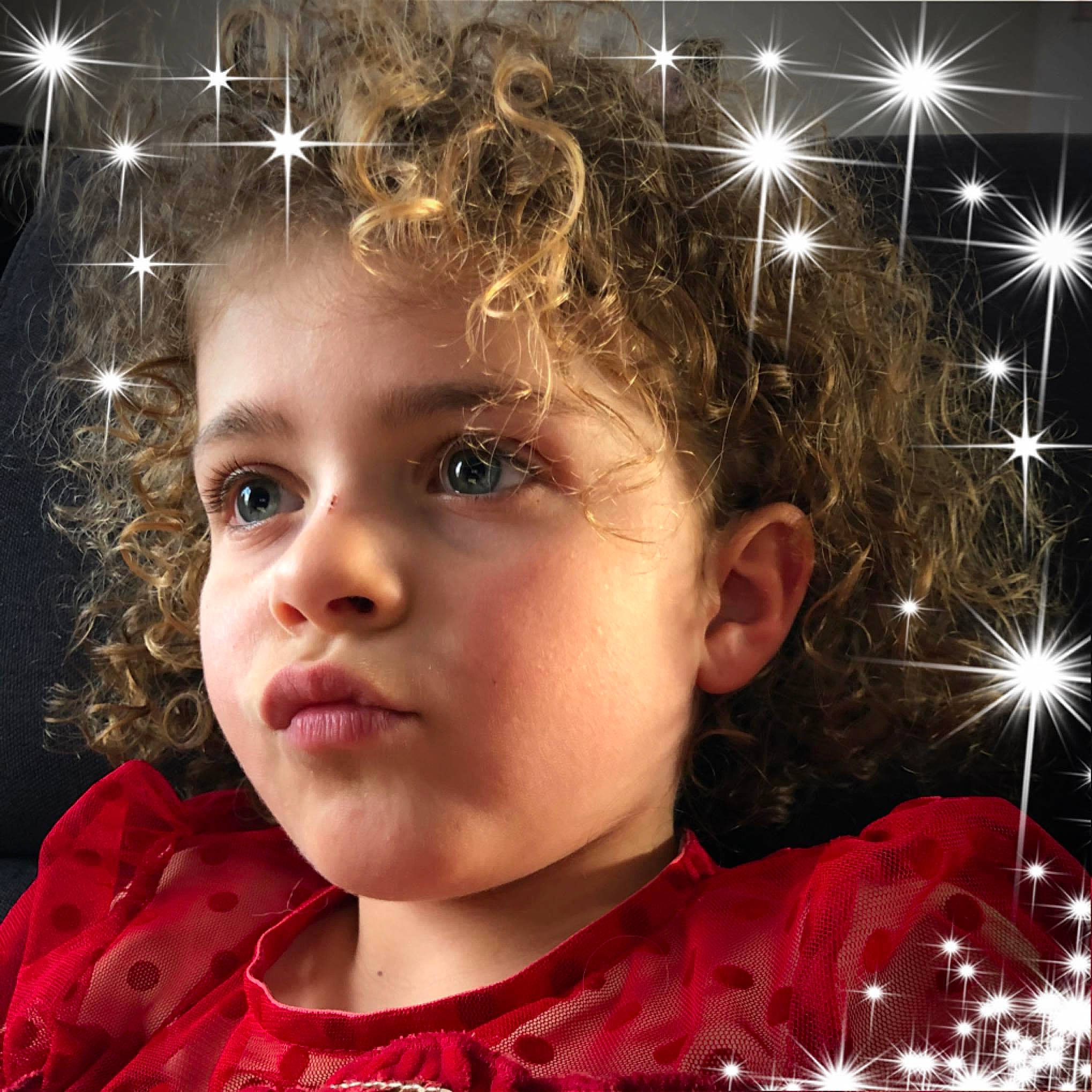 Leslie a rejoint le concours — aidez-le/la à gagner de superbes lots ! cheek, chin, ear, eye, eyelash, facial_expression, flash_photography, forehead, hair, hairstyle, happy, head, human, light, lighting, lip, nose, organ, people_in_nature, person