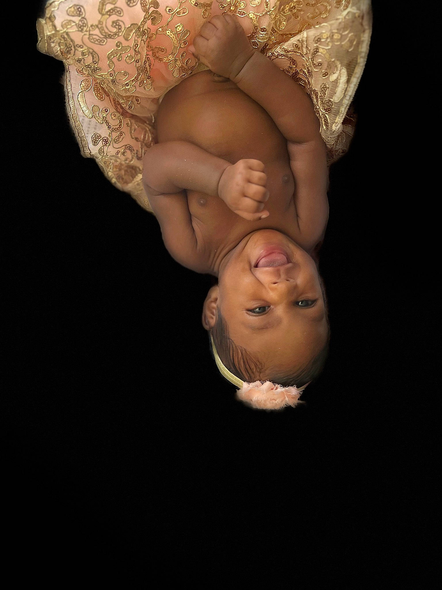 Amiri joined the competition — help win amazing prizes! art, artifact, carving, chest, classical_sculpture, darkness, fashion_accessory, flash_photography, gesture, hand, head, house, human_body, jaw, person, plant, sculpture, statue, still_life_photography, trunk