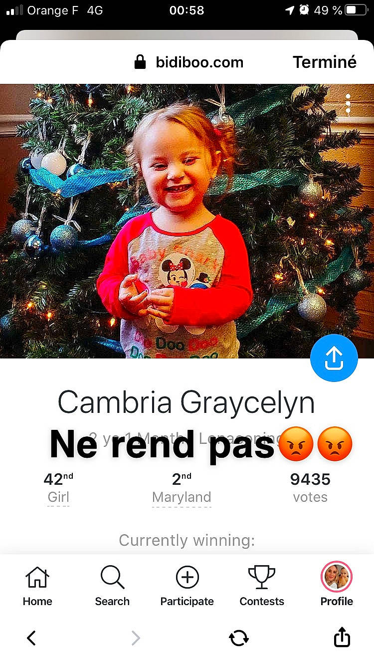 Liyana a rejoint le concours — aidez-le/la à gagner de superbes lots ! baby_toddler_clothing, child, christmas, christmas_decoration, christmas_eve, christmas_lights, christmas_ornament, christmas_tree, event, evergreen, facial_expression, happy, holiday, holiday_ornament, human, interior_design, joy, ornament, person, pine_family