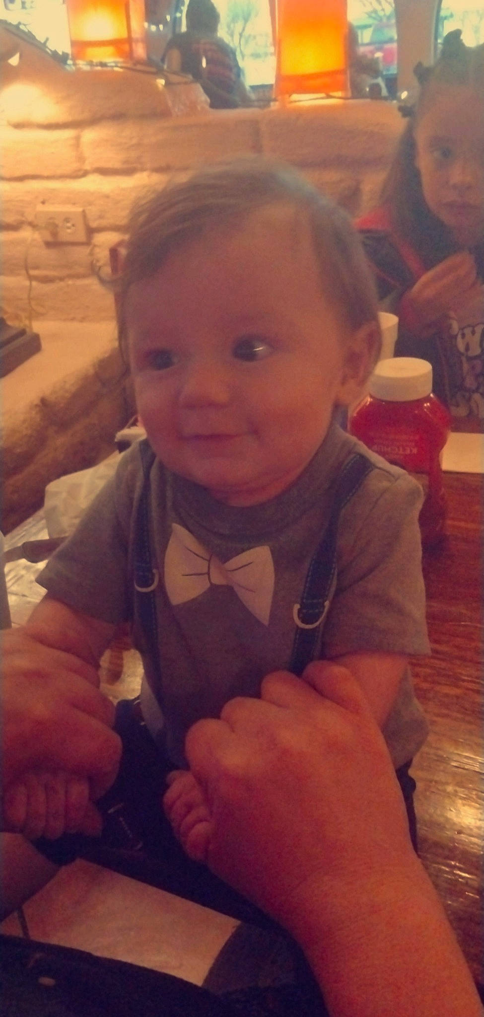 Mesiyah is registered to the contest to win money with this photo: cheek, cloud, eye, face, facial_expression, forehead, fun, gesture, hair, hairstyle, hand, happy, head, iris, lip, mouth, nose, person, skin, sleeve