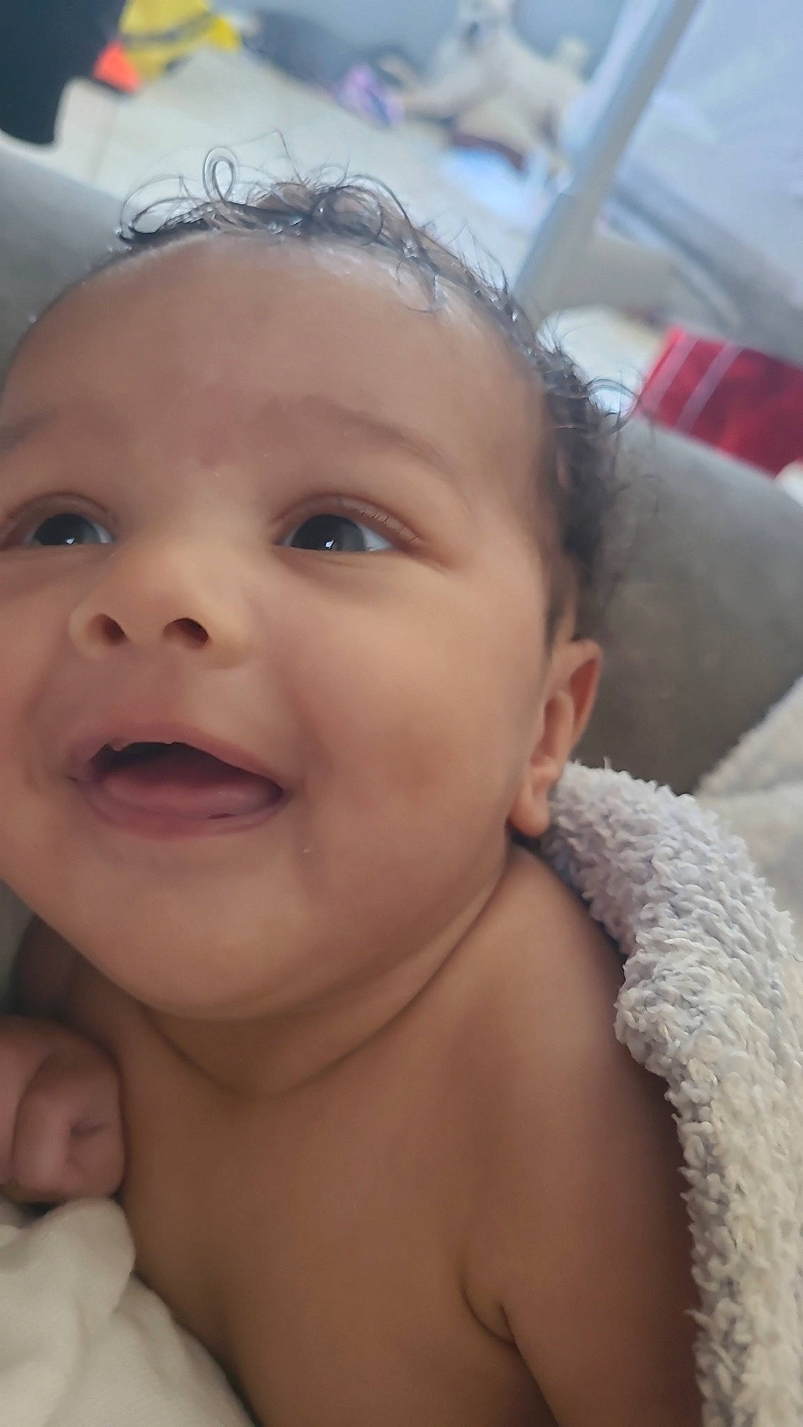 Leilani is registered to the contest to win money with this photo: cheek, chin, eye, eyebrow, eyelash, face, forehead, gesture, hairstyle, happy, head, iris, lip, mouth, muscle, neck, nose, organ, person, skin