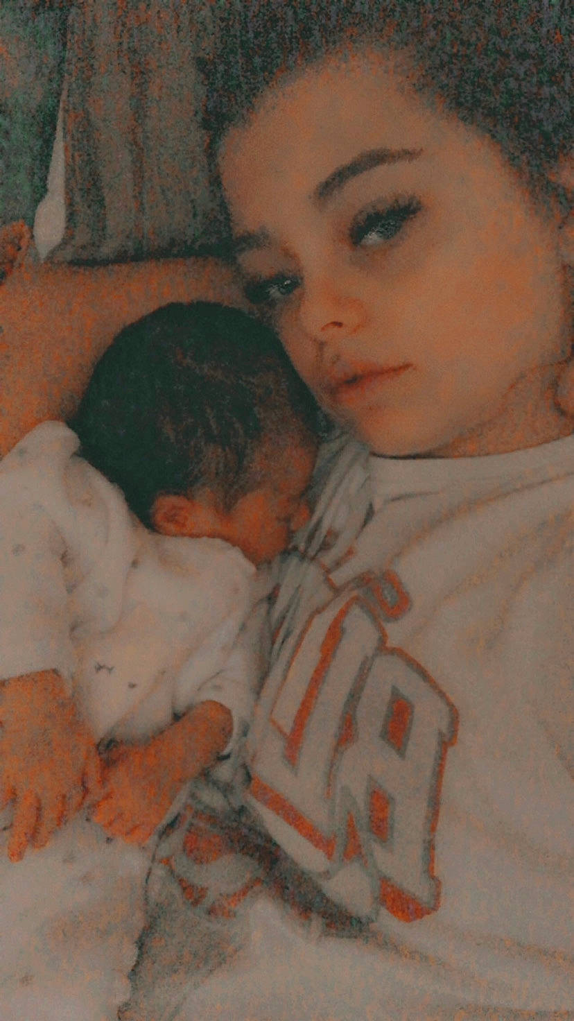 Mayden a rejoint le concours — aidez-le/la à gagner de superbes lots ! black_hair, cheek, chin, comfort, eye, eyebrow, face, forehead, happy, human_body, iris, lip, mammal, mouth, neck, nose, organ, people, person, skin