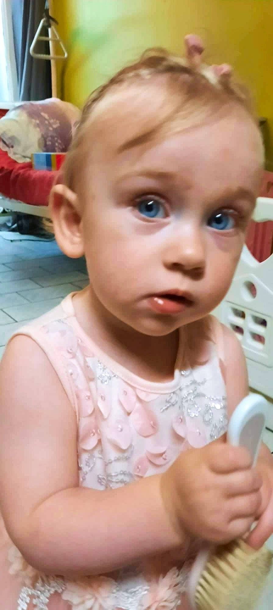 Catalya participe au concours pour gagner de l'argent avec cette photo : baby, baby_toddler_clothing, cheek, chin, dress, ear, eyebrow, eyelash, finger, fun, happy, iris, lip, mouth, nose, person, pink, skin, smile, summer