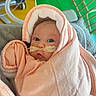 Sienna participe au concours pour gagner de l'argent avec cette photo : baby, blanket, cozy, cute, eyes, face, healthcare, hospital, indoors, infant, medical_equipment, nasal_tube, newborn, patient, person, pink, polka_dots, soft, treatment, wrapped